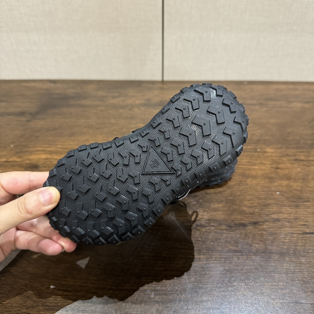 图片[6]-🔥加绒款 NK登山鞋一代27-37 内里保暖绒特别的细腻亲肤，上脚不会有扎脚的感觉和任何不适~～这精致的旋钮扣，旋钮科技设计，一提即开，一旋即紧，便携好穿脱。-选品中心