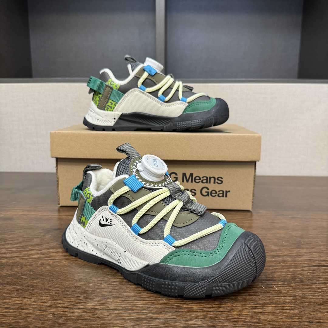 图片[7]-🔥3代加绒款 登山鞋5色（海王绿） 👟27-37 📣📣放大招 上个大重磅！心心念念的皮面加绒款也出货啦🔥🔥🔥内里保暖绒特别的细腻亲肤，上脚不会有扎脚的感觉和任何不适~～这精致的旋钮扣，旋钮科技设计，一提即开，一旋即紧，便携好穿脱。真的是爱了呀！！穿脱特别方便快捷，适合咱们的小盆友，还能锻炼自主穿脱能力哟✌🏻️-选品中心