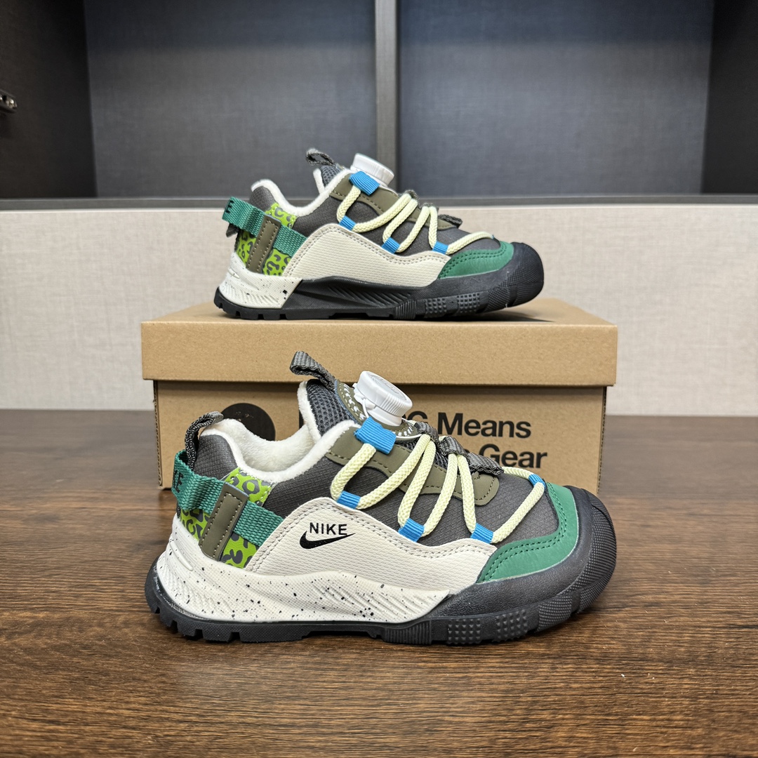 图片[8]-🔥3代加绒款 登山鞋5色（海王绿） 👟27-37 📣📣放大招 上个大重磅！心心念念的皮面加绒款也出货啦🔥🔥🔥内里保暖绒特别的细腻亲肤，上脚不会有扎脚的感觉和任何不适~～这精致的旋钮扣，旋钮科技设计，一提即开，一旋即紧，便携好穿脱。真的是爱了呀！！穿脱特别方便快捷，适合咱们的小盆友，还能锻炼自主穿脱能力哟✌🏻️-选品中心