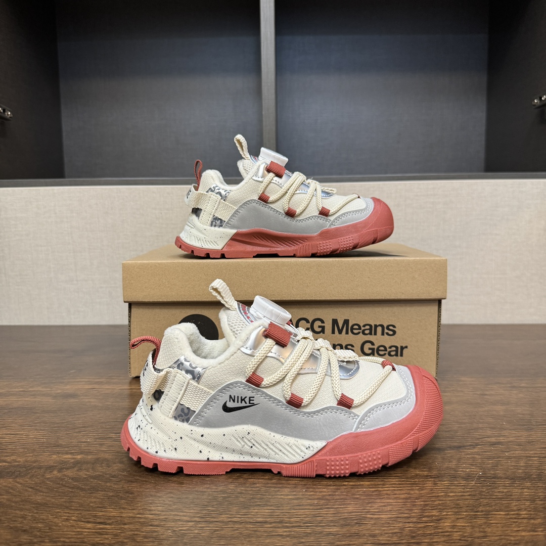 图片[8]-🔥3代加绒款 登山鞋5色（朱砂红）👟27-37 📣📣放大招 上个大重磅！心心念念的皮面加绒款也出货啦🔥🔥🔥内里保暖绒特别的细腻亲肤，上脚不会有扎脚的感觉和任何不适~～这精致的旋钮扣，旋钮科技设计，一提即开，一旋即紧，便携好穿脱。真的是爱了呀！！穿脱特别方便快捷，适合咱们的小盆友，还能锻炼自主穿脱能力哟✌🏻️-选品中心