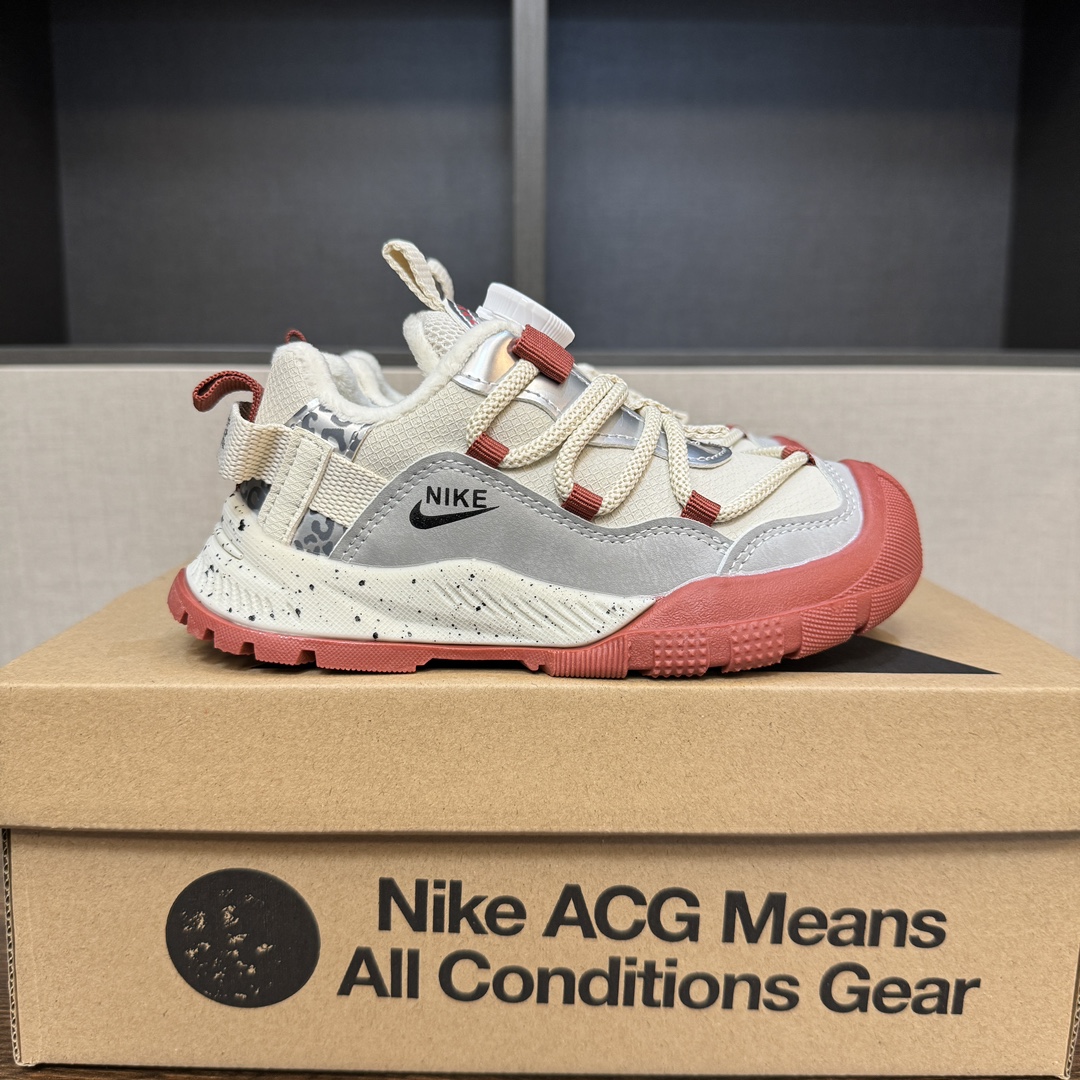 图片[9]-🔥3代加绒款 登山鞋5色（朱砂红）👟27-37 📣📣放大招 上个大重磅！心心念念的皮面加绒款也出货啦🔥🔥🔥内里保暖绒特别的细腻亲肤，上脚不会有扎脚的感觉和任何不适~～这精致的旋钮扣，旋钮科技设计，一提即开，一旋即紧，便携好穿脱。真的是爱了呀！！穿脱特别方便快捷，适合咱们的小盆友，还能锻炼自主穿脱能力哟✌🏻️-选品中心