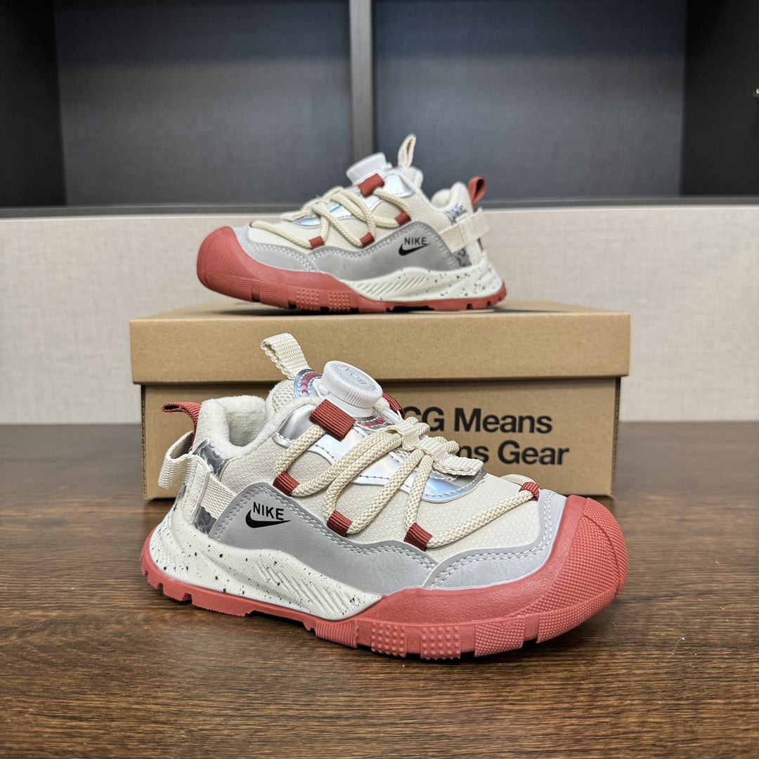 图片[7]-🔥3代加绒款 登山鞋5色（朱砂红）👟27-37 📣📣放大招 上个大重磅！心心念念的皮面加绒款也出货啦🔥🔥🔥内里保暖绒特别的细腻亲肤，上脚不会有扎脚的感觉和任何不适~～这精致的旋钮扣，旋钮科技设计，一提即开，一旋即紧，便携好穿脱。真的是爱了呀！！穿脱特别方便快捷，适合咱们的小盆友，还能锻炼自主穿脱能力哟✌🏻️-选品中心