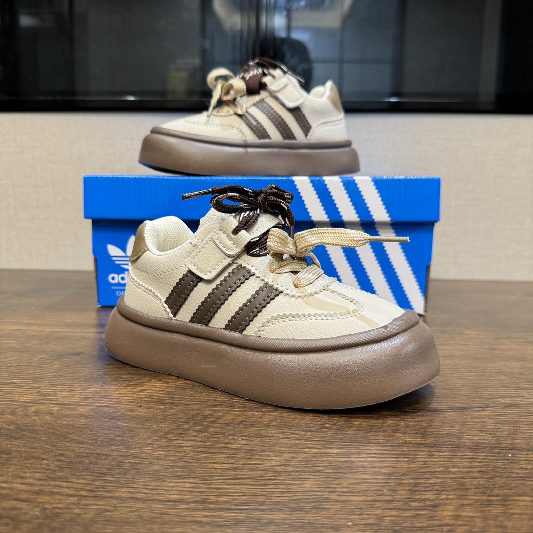 图片[7]-A家新款德训隐形魔术贴儿童休闲鞋 尺码：27-37码 经典德训系列联名款🆕 双魔术贴设计，穿脱超方便✌🏻 耐磨防滑大底，脚感不言而喻☁️ 优质皮料，质感满满💯-选品中心