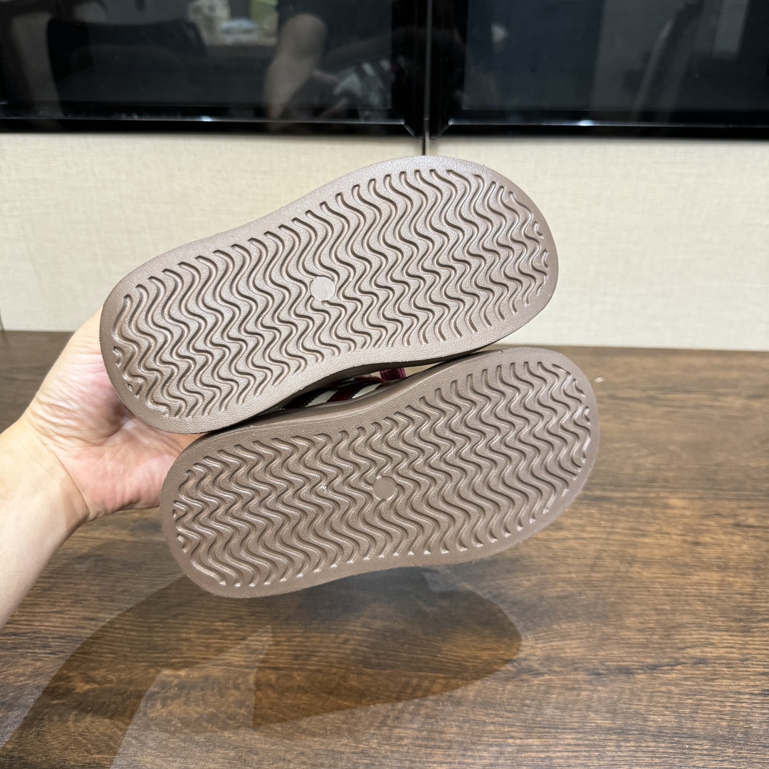 图片[6]-A家新款德训隐形魔术贴儿童休闲鞋 尺码：27-37码 经典德训系列联名款🆕 双魔术贴设计，穿脱超方便✌🏻 耐磨防滑大底，脚感不言而喻☁️ 优质皮料，质感满满💯-选品中心