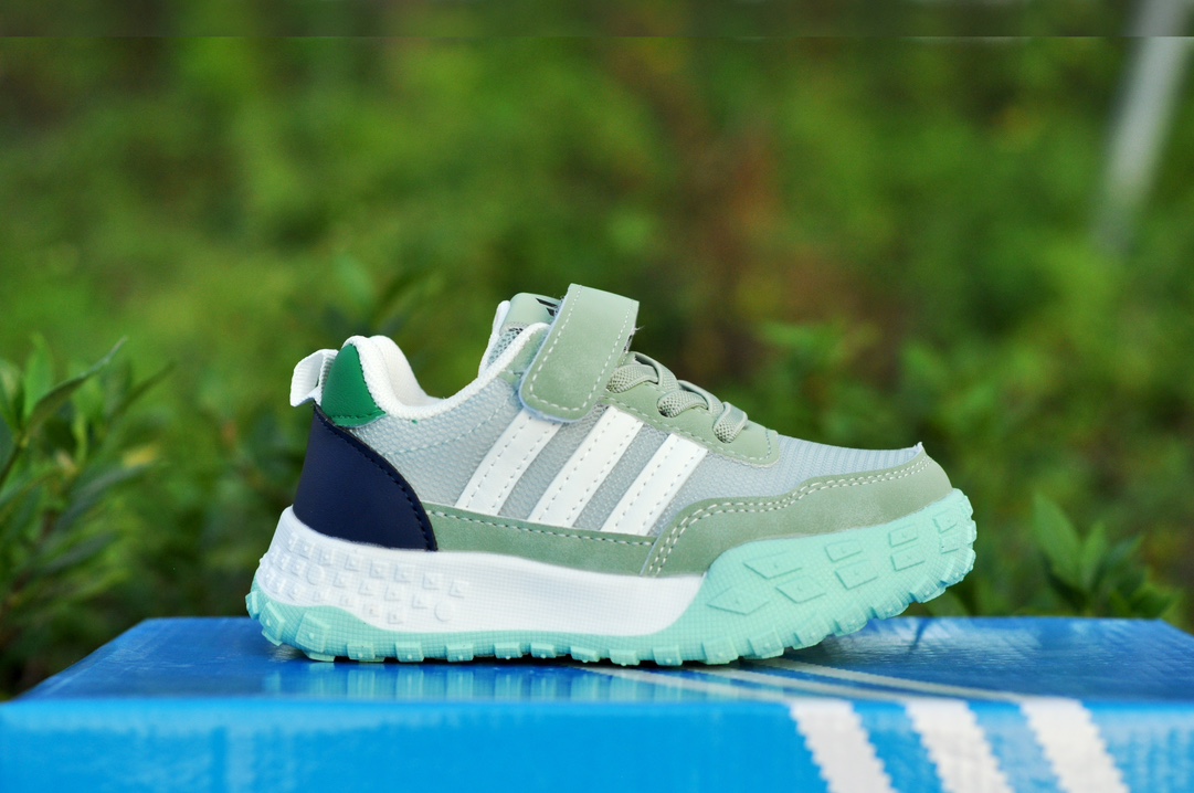 图片[3]-简直不要太哇塞❗️❗️ AD新款三条杠魔术贴网面运动鞋，鞋底柔软耐磨，透气性好，款式新颖时尚🎉宝贝穿着很舒服，魔术贴设计，方便宝贝穿脱～整个鞋子特别轻巧，一点也不沉🌟舒适度极高，暴走不累脚😍MNA175-选品中心