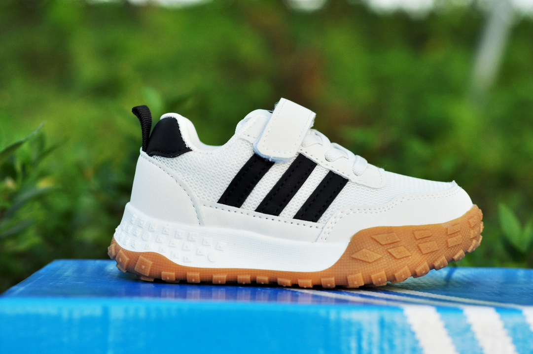 图片[5]-简直不要太哇塞❗️❗️ AD新款三条杠魔术贴网面运动鞋，鞋底柔软耐磨，透气性好，款式新颖时尚🎉宝贝穿着很舒服，魔术贴设计，方便宝贝穿脱～整个鞋子特别轻巧，一点也不沉🌟舒适度极高，暴走不累脚😍MNA175-选品中心