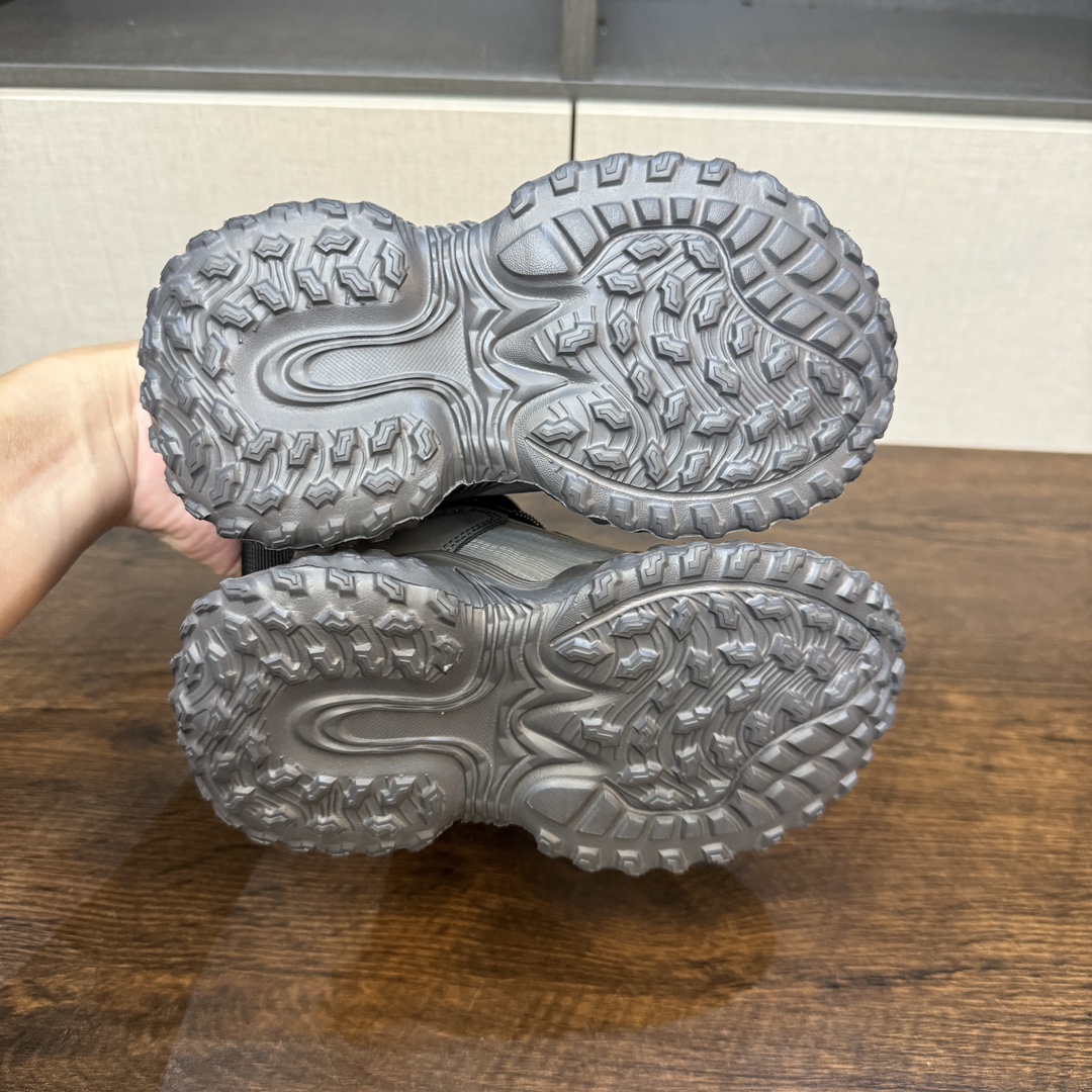 图片[6]-9命！好穿又保暖的运动鞋终于被我挖到了~实物超级无敌酷 百搭款 要给娃选双好穿又保暖的冬天鞋子真的太难了 前几天终于在网上找到一双我想要的 保暖！好看！好穿的儿童加绒运动鞋 就是这双UGG儿童绒绒鞋💕-选品中心