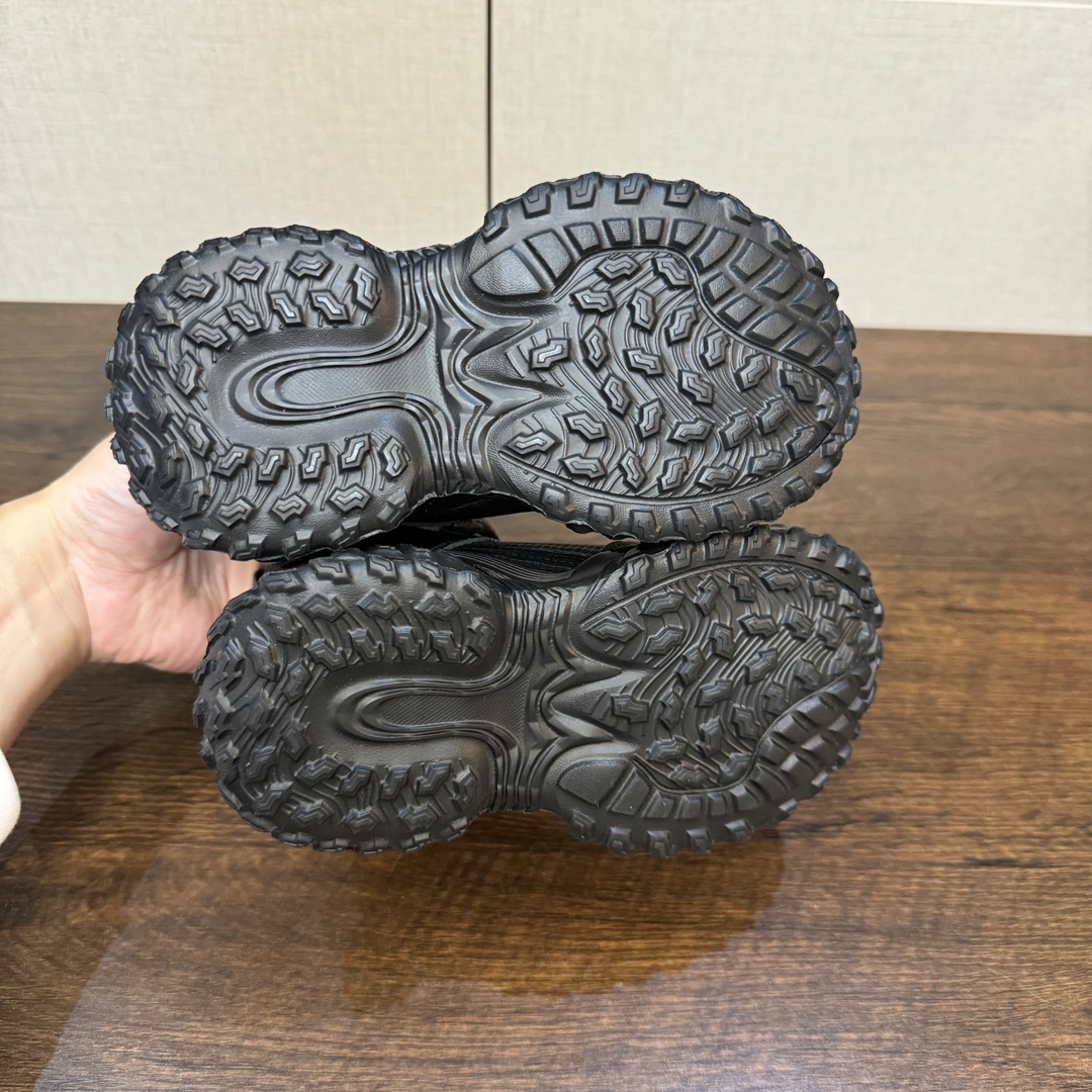 图片[6]-9命！好穿又保暖的运动鞋终于被我挖到了~实物超级无敌酷 百搭款 要给娃选双好穿又保暖的冬天鞋子真的太难了 前几天终于在网上找到一双我想要的 保暖！好看！好穿的儿童加绒运动鞋 就是这双UGG儿童绒绒鞋💕-选品中心