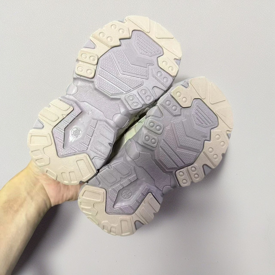 图片[9]-FILE 山脉鞋（机能登山鞋） 加绒儿童魔术贴老爹鞋27-37码 超贴心的加绒款❄️ 魔术贴设计、穿脱超方便✌🏻 老爹款式，百搭又时髦✨-选品中心