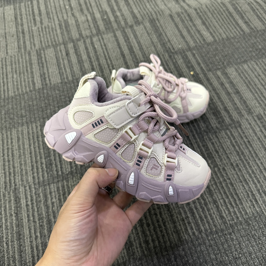 图片[4]-🔥FILE山脉鞋 户外机能登山鞋 👟27-37 📣📣放大招 上个大重磅！心心念念的皮面加绒款也出货啦🔥🔥🔥内里保暖绒特别的细腻亲肤，上脚不会有扎脚的感觉和任何不适~～这精致的魔术贴温馨设计，便携好穿脱。真的是爱了呀！！穿脱特别方便快捷，适合咱们的小盆友，还能锻炼自主穿脱能力哟✌🏻️-选品中心