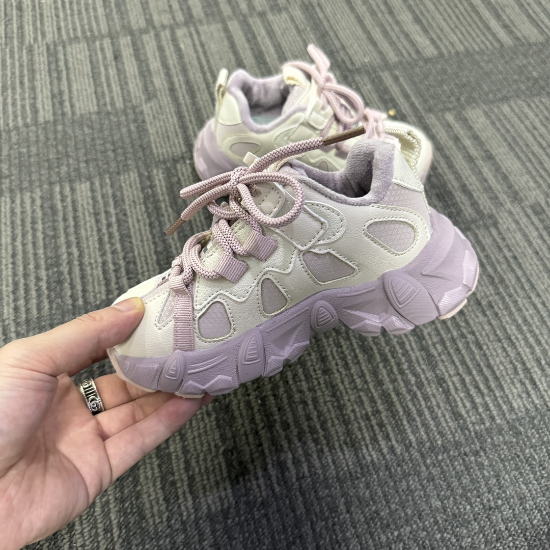 图片[6]-🔥FILE山脉鞋 户外机能登山鞋 👟27-37 📣📣放大招 上个大重磅！心心念念的皮面加绒款也出货啦🔥🔥🔥内里保暖绒特别的细腻亲肤，上脚不会有扎脚的感觉和任何不适~～这精致的魔术贴温馨设计，便携好穿脱。真的是爱了呀！！穿脱特别方便快捷，适合咱们的小盆友，还能锻炼自主穿脱能力哟✌🏻️-选品中心