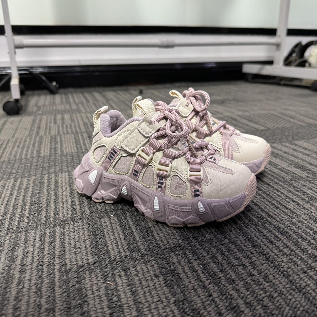 🔥FILE山脉鞋 户外机能登山鞋 👟27-37 📣📣放大招 上个大重磅!心心念念的皮面加绒款也出货啦🔥🔥🔥内里保暖绒特别的细腻亲肤,上脚不会有扎脚的感觉和任何不适~~这精致的魔术贴温馨设计,便携好穿脱。真的是爱了呀!!穿脱特别方便快捷,适合咱们的小盆友,还能锻炼自主穿脱能力哟✌🏻️-选品中心