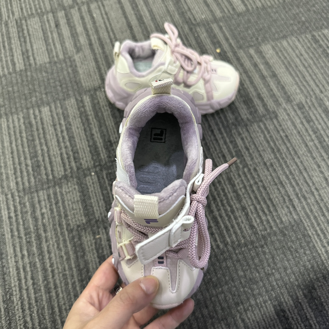 图片[5]-🔥FILE山脉鞋 户外机能登山鞋 👟27-37 📣📣放大招 上个大重磅！心心念念的皮面加绒款也出货啦🔥🔥🔥内里保暖绒特别的细腻亲肤，上脚不会有扎脚的感觉和任何不适~～这精致的魔术贴温馨设计，便携好穿脱。真的是爱了呀！！穿脱特别方便快捷，适合咱们的小盆友，还能锻炼自主穿脱能力哟✌🏻️-选品中心