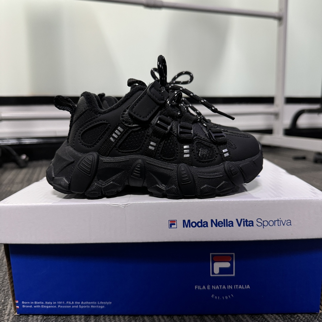 图片[9]-🔥FILE山脉鞋 户外机能登山鞋👟27-37 📣📣放大招 上个大重磅！心心念念的皮面加绒款也出货啦🔥🔥🔥内里保暖绒特别的细腻亲肤，上脚不会有扎脚的感觉和任何不适~～这精致的魔术贴温馨设计，便携好穿脱。真的是爱了呀！！穿脱特别方便快捷，适合咱们的小盆友，还能锻炼自主穿脱能力哟✌🏻️-选品中心