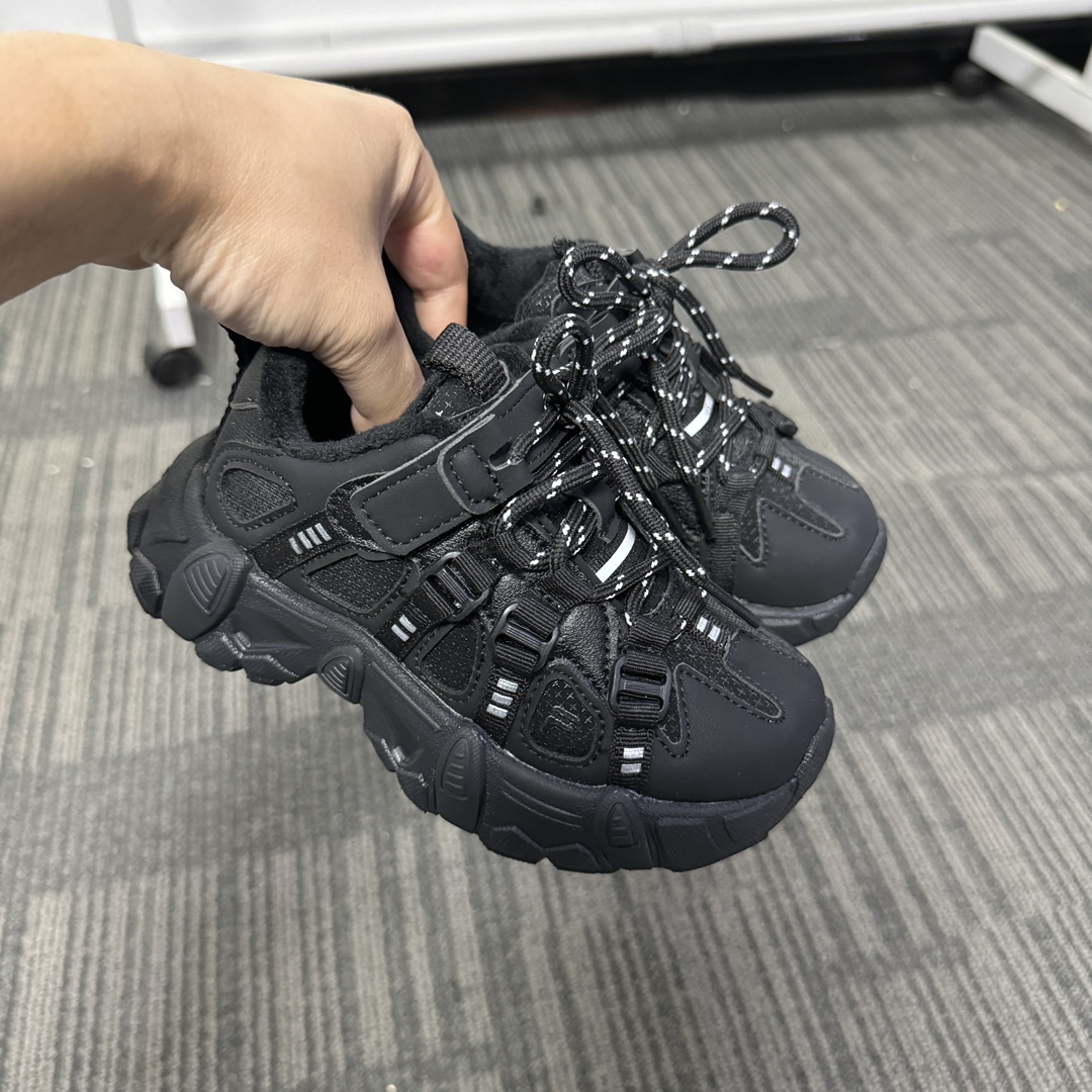 图片[7]-🔥FILE山脉鞋 户外机能登山鞋👟27-37 📣📣放大招 上个大重磅！心心念念的皮面加绒款也出货啦🔥🔥🔥内里保暖绒特别的细腻亲肤，上脚不会有扎脚的感觉和任何不适~～这精致的魔术贴温馨设计，便携好穿脱。真的是爱了呀！！穿脱特别方便快捷，适合咱们的小盆友，还能锻炼自主穿脱能力哟✌🏻️-选品中心