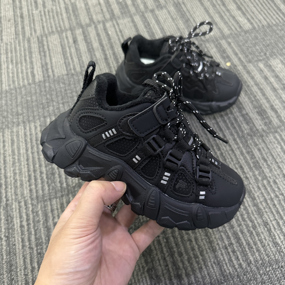 图片[4]-🔥FILE山脉鞋 户外机能登山鞋👟27-37 📣📣放大招 上个大重磅！心心念念的皮面加绒款也出货啦🔥🔥🔥内里保暖绒特别的细腻亲肤，上脚不会有扎脚的感觉和任何不适~～这精致的魔术贴温馨设计，便携好穿脱。真的是爱了呀！！穿脱特别方便快捷，适合咱们的小盆友，还能锻炼自主穿脱能力哟✌🏻️-选品中心