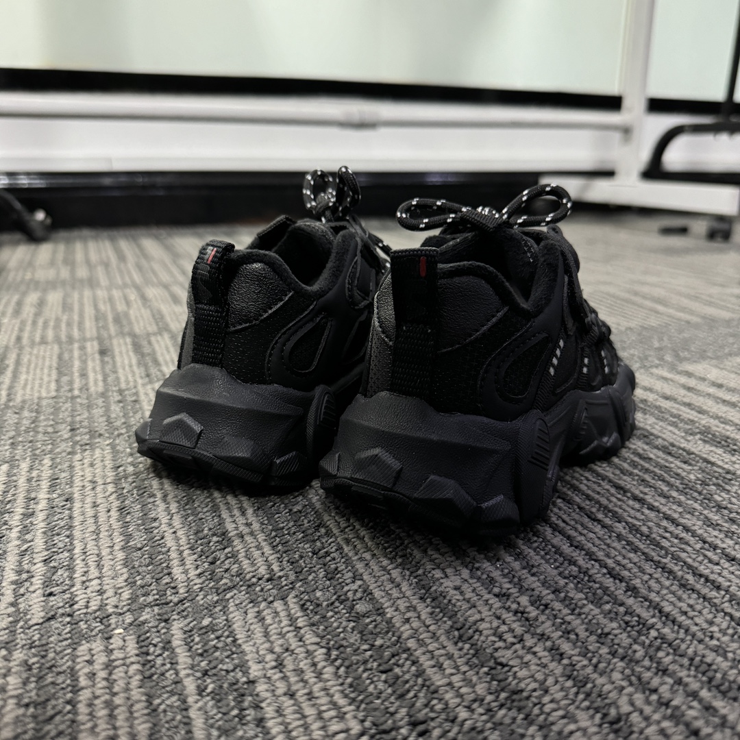 图片[3]-🔥FILE山脉鞋 户外机能登山鞋👟27-37 📣📣放大招 上个大重磅！心心念念的皮面加绒款也出货啦🔥🔥🔥内里保暖绒特别的细腻亲肤，上脚不会有扎脚的感觉和任何不适~～这精致的魔术贴温馨设计，便携好穿脱。真的是爱了呀！！穿脱特别方便快捷，适合咱们的小盆友，还能锻炼自主穿脱能力哟✌🏻️-选品中心