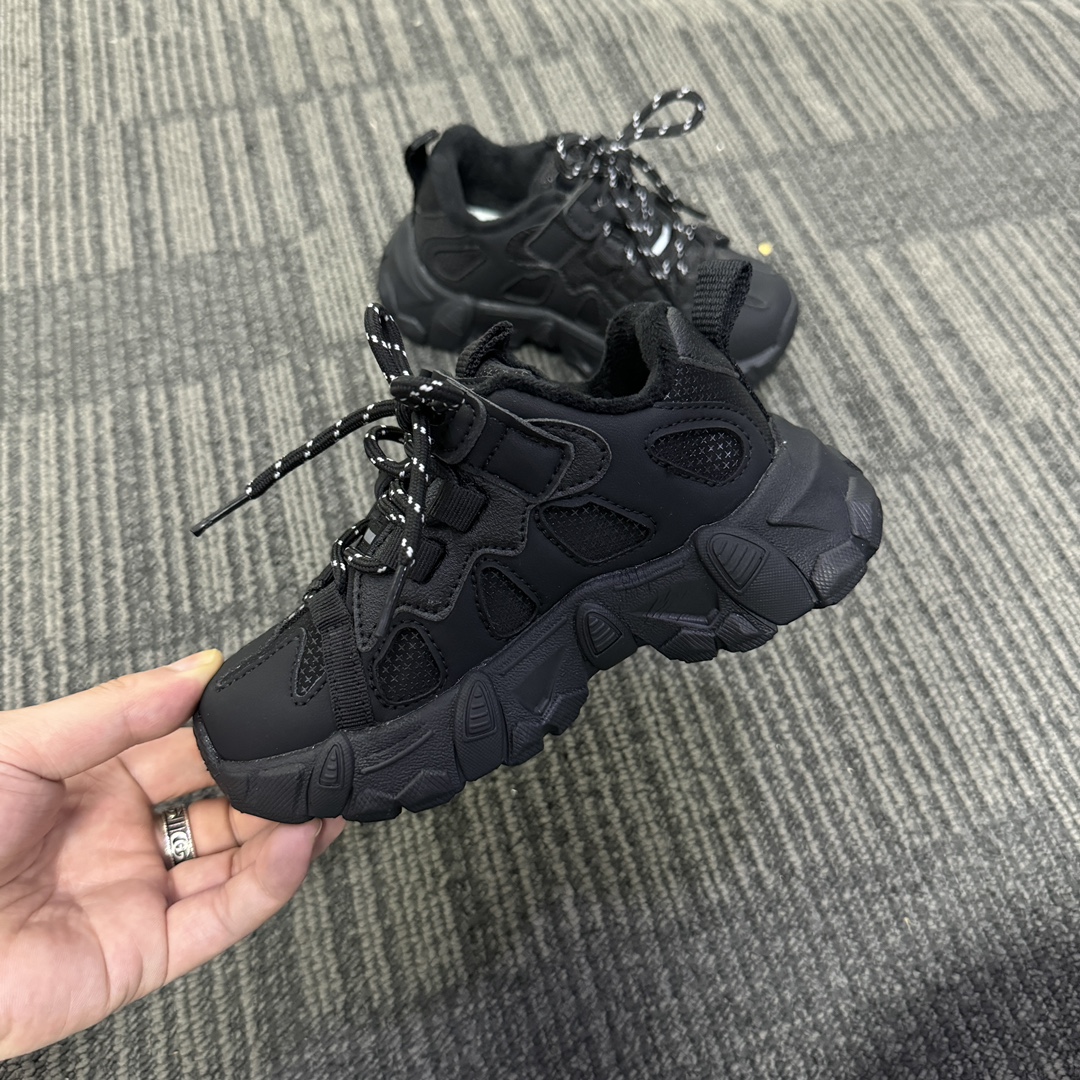 图片[6]-🔥FILE山脉鞋 户外机能登山鞋👟27-37 📣📣放大招 上个大重磅！心心念念的皮面加绒款也出货啦🔥🔥🔥内里保暖绒特别的细腻亲肤，上脚不会有扎脚的感觉和任何不适~～这精致的魔术贴温馨设计，便携好穿脱。真的是爱了呀！！穿脱特别方便快捷，适合咱们的小盆友，还能锻炼自主穿脱能力哟✌🏻️-选品中心