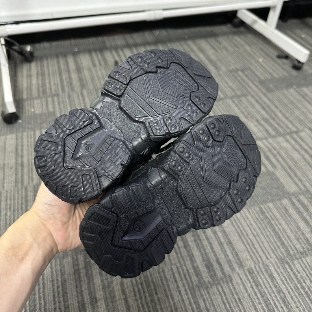 图片[8]-🔥FILE山脉鞋 户外机能登山鞋👟27-37 📣📣放大招 上个大重磅！心心念念的皮面加绒款也出货啦🔥🔥🔥内里保暖绒特别的细腻亲肤，上脚不会有扎脚的感觉和任何不适~～这精致的魔术贴温馨设计，便携好穿脱。真的是爱了呀！！穿脱特别方便快捷，适合咱们的小盆友，还能锻炼自主穿脱能力哟✌🏻️-选品中心