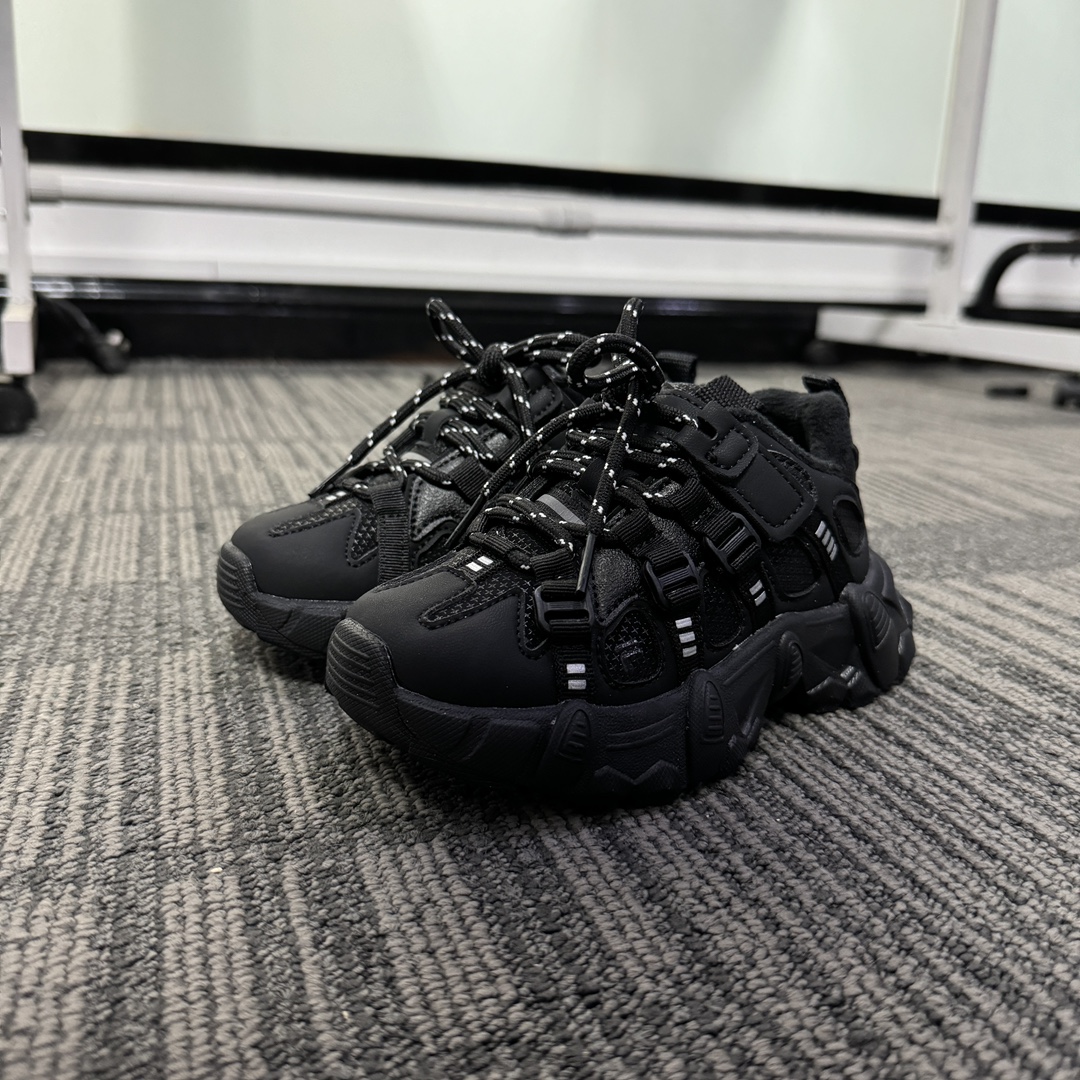 🔥FILE山脉鞋 户外机能登山鞋👟27-37 📣📣放大招 上个大重磅!心心念念的皮面加绒款也出货啦🔥🔥🔥内里保暖绒特别的细腻亲肤,上脚不会有扎脚的感觉和任何不适~~这精致的魔术贴温馨设计,便携好穿脱。真的是爱了呀!!穿脱特别方便快捷,适合咱们的小盆友,还能锻炼自主穿脱能力哟✌🏻️-选品中心