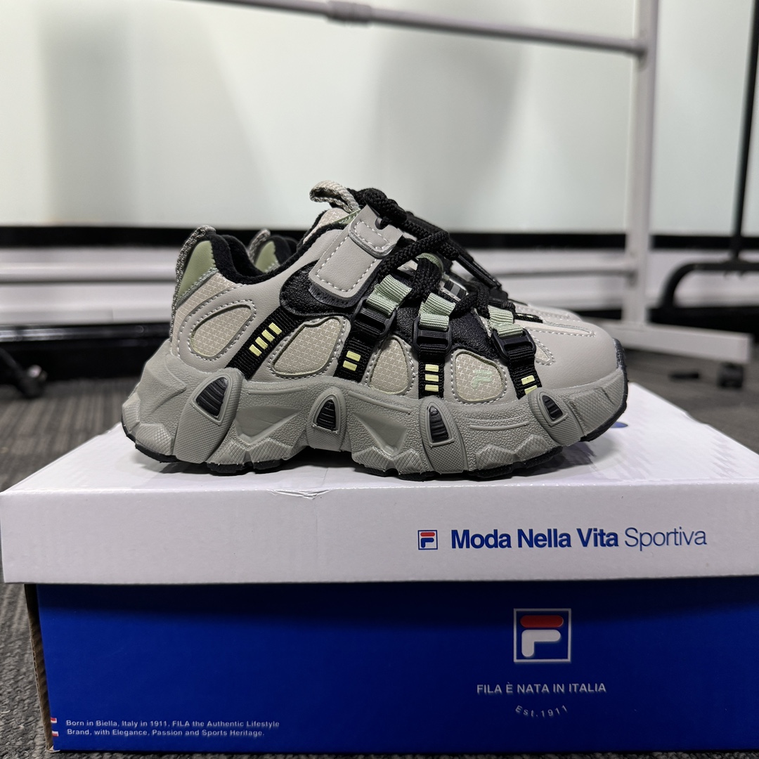 图片[9]-🔥FILE山脉鞋 户外机能登山鞋 👟27-37 📣📣放大招 上个大重磅！心心念念的皮面加绒款也出货啦🔥🔥🔥内里保暖绒特别的细腻亲肤，上脚不会有扎脚的感觉和任何不适~～这精致的魔术贴温馨设计，便携好穿脱。真的是爱了呀！！穿脱特别方便快捷，适合咱们的小盆友，还能锻炼自主穿脱能力哟✌🏻️-选品中心