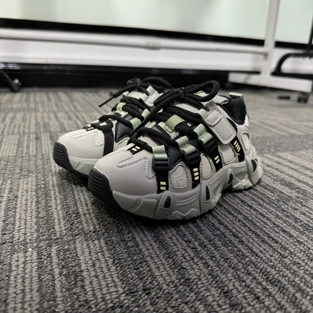 🔥FILE山脉鞋 户外机能登山鞋 👟27-37 📣📣放大招 上个大重磅!心心念念的皮面加绒款也出货啦🔥🔥🔥内里保暖绒特别的细腻亲肤,上脚不会有扎脚的感觉和任何不适~~这精致的魔术贴温馨设计,便携好穿脱。真的是爱了呀!!穿脱特别方便快捷,适合咱们的小盆友,还能锻炼自主穿脱能力哟✌🏻️-选品中心