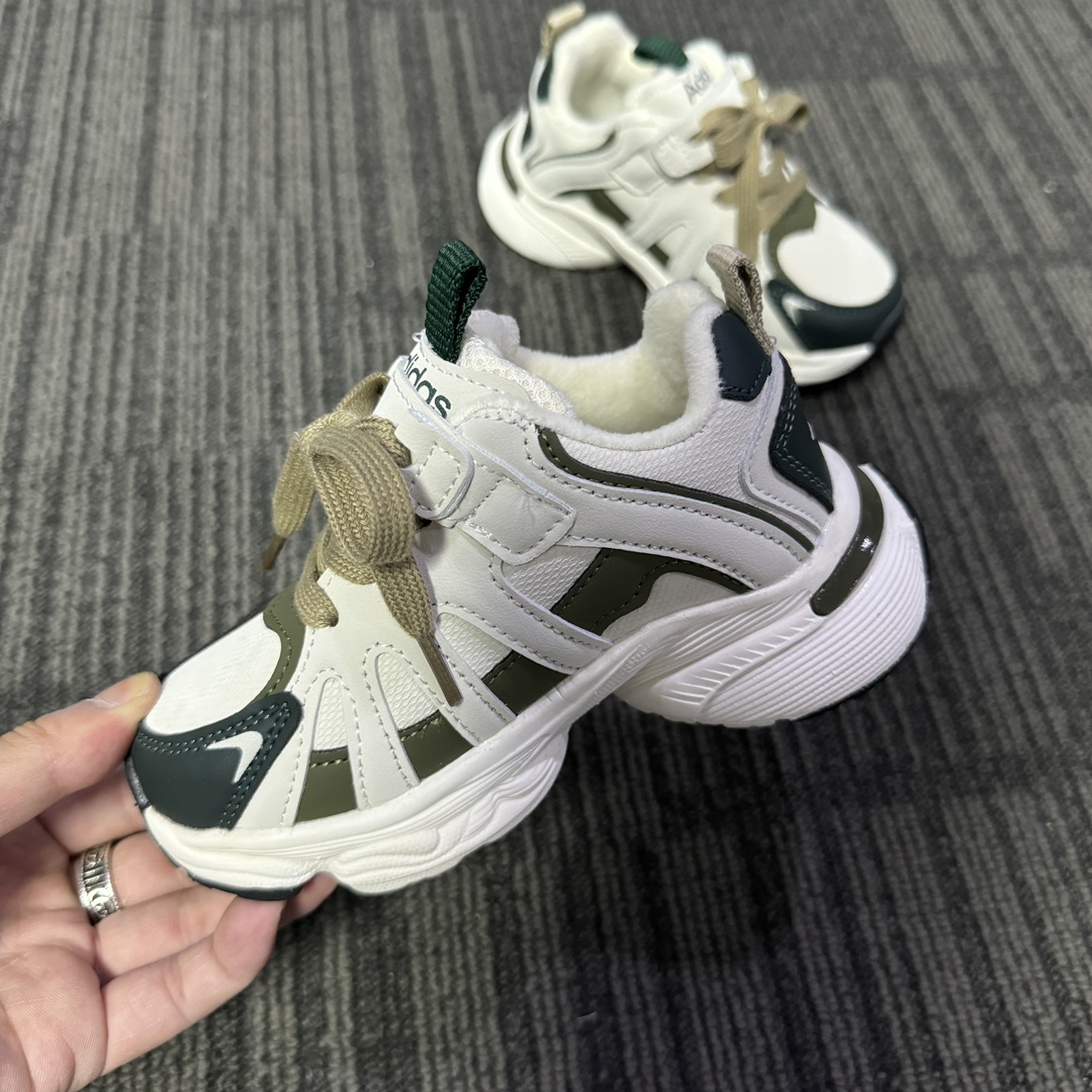 图片[6]-Adidas加绒款老爹鞋 👟27-37 当经典三叶草碰上俏皮魔术贴一粘一扣都是宝贝自主搭配的小乐趣🤭不仅穿脱方便😍更是激发了宝贝们的无限创意与动手能力-选品中心