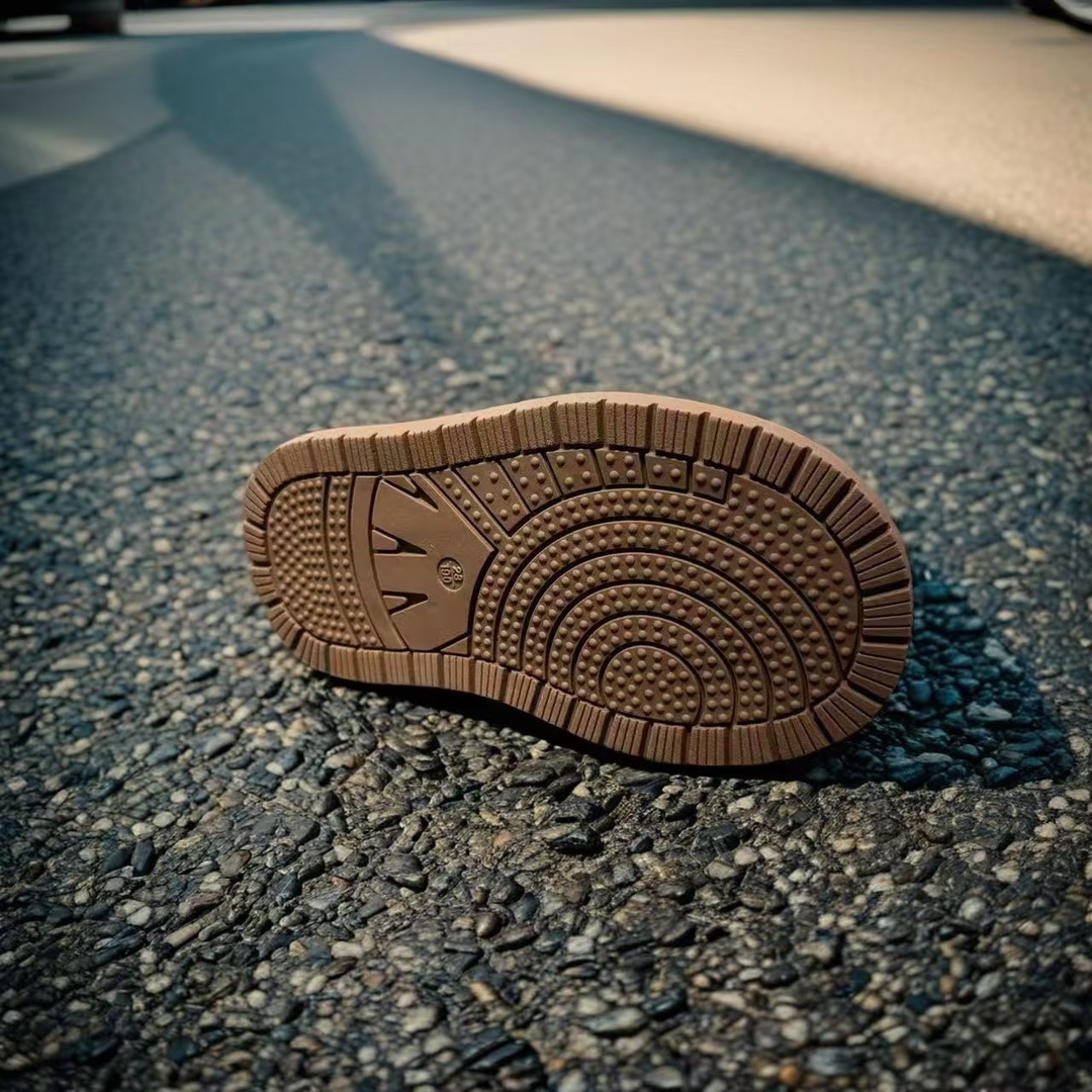 图片[5]-🎆UGG卡皮巴拉马里奥雪地靴 👟26-37 心心念念的丑萌鞋终于出货啦❤️‍🔥简直泰裤辣❤️‍🔥2024周冬雨同款系列卡皮巴拉马里奥丑萌真皮大头冬季户外新款防寒靴真皮加绒潮流棉鞋雪地靴短筒防滑保暖厚底一脚蹬童鞋，闭眼入，上脚简直绝了 手慢等👈-选品中心