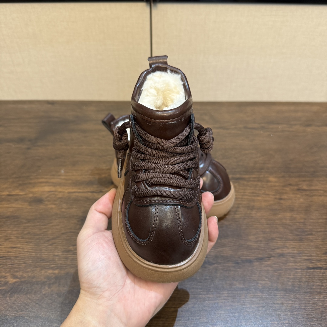 图片[5]-卡皮巴拉皮面款26-38 超爱这一期的鞋子配色简直太高级了瞬间被这款雪地靴戳中心巴😻全鞋身采用顶级牛皮质感🈵🈵，做工细节肉眼🉑见😍穿上保暖显腿长🦵主要还防水哦-选品中心