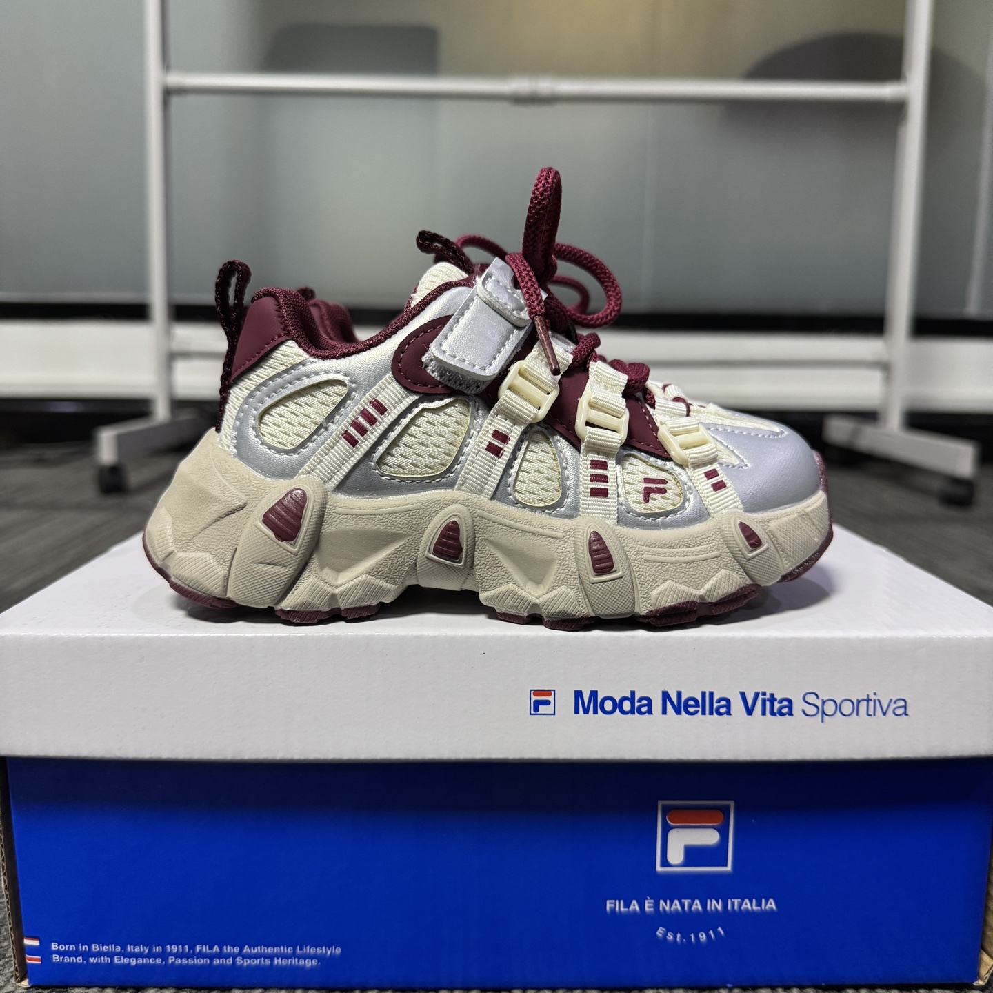 图片[9]-🔥FILE山脉鞋 户外机能登山鞋 👟27-37 📣📣放大招 上个大重磅！心心念念的双网面款也出货啦🔥🔥🔥特别的细腻亲肤，组合橡胶大底 上脚不会有扎脚的感觉和任何不适~～这精致的魔术贴温馨设计，便携好穿脱。真的是爱了呀！！穿脱特别方便快捷，适合咱们的小盆友，还能锻炼自主穿脱能力哟✌🏻️-选品中心