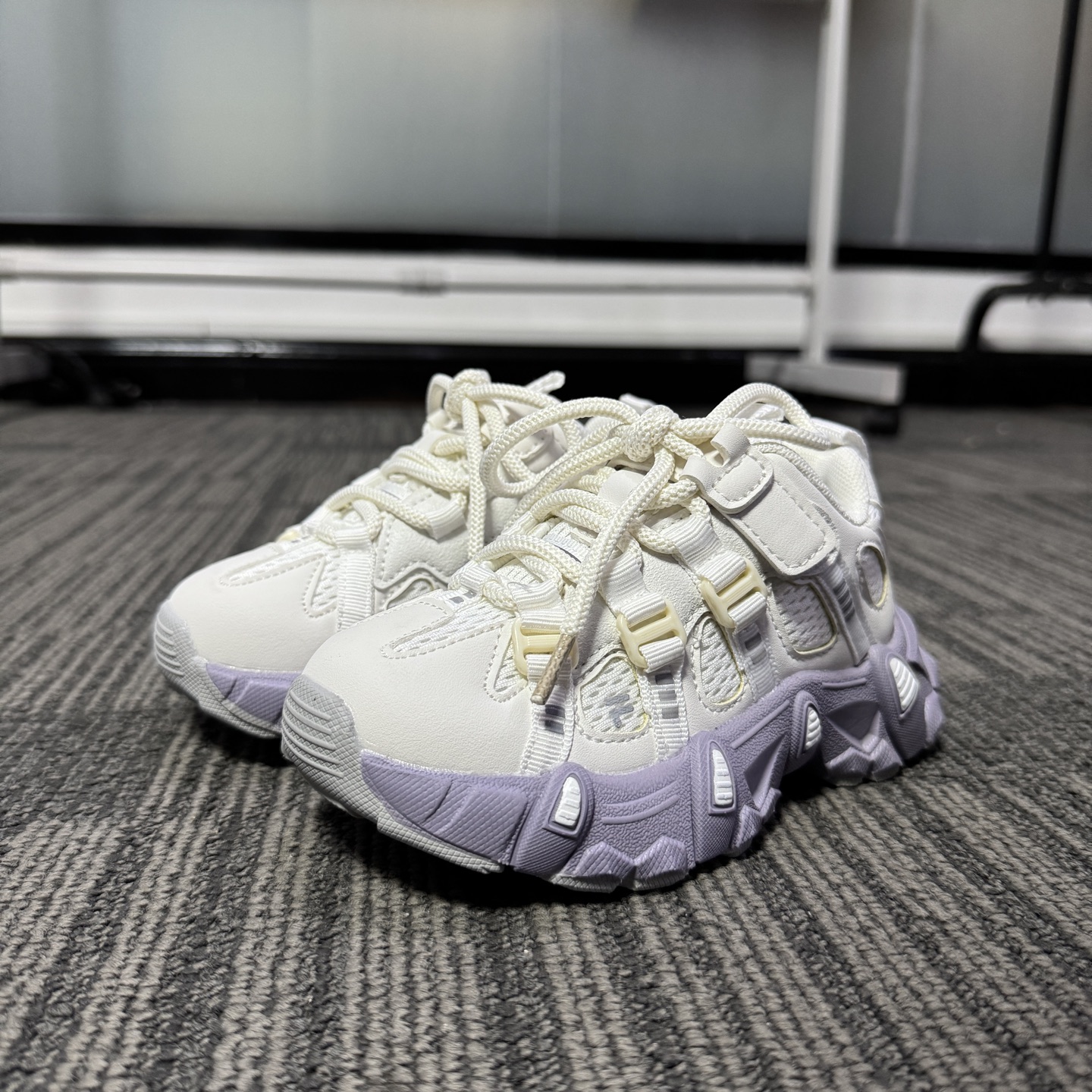 🔥FILE山脉鞋 户外机能登山鞋 👟27-37 📣📣放大招 上个大重磅！心心念念的双网面款也出货啦🔥🔥🔥特别的细腻亲肤，组合橡胶大底 上脚不会有扎脚的感觉和任何不适~～这精致的魔术贴温馨设计，便携好穿脱。真的是爱了呀！！穿脱特别方便快捷，适合咱们的小盆友，还能锻炼自主穿脱能力哟✌🏻️-选品中心