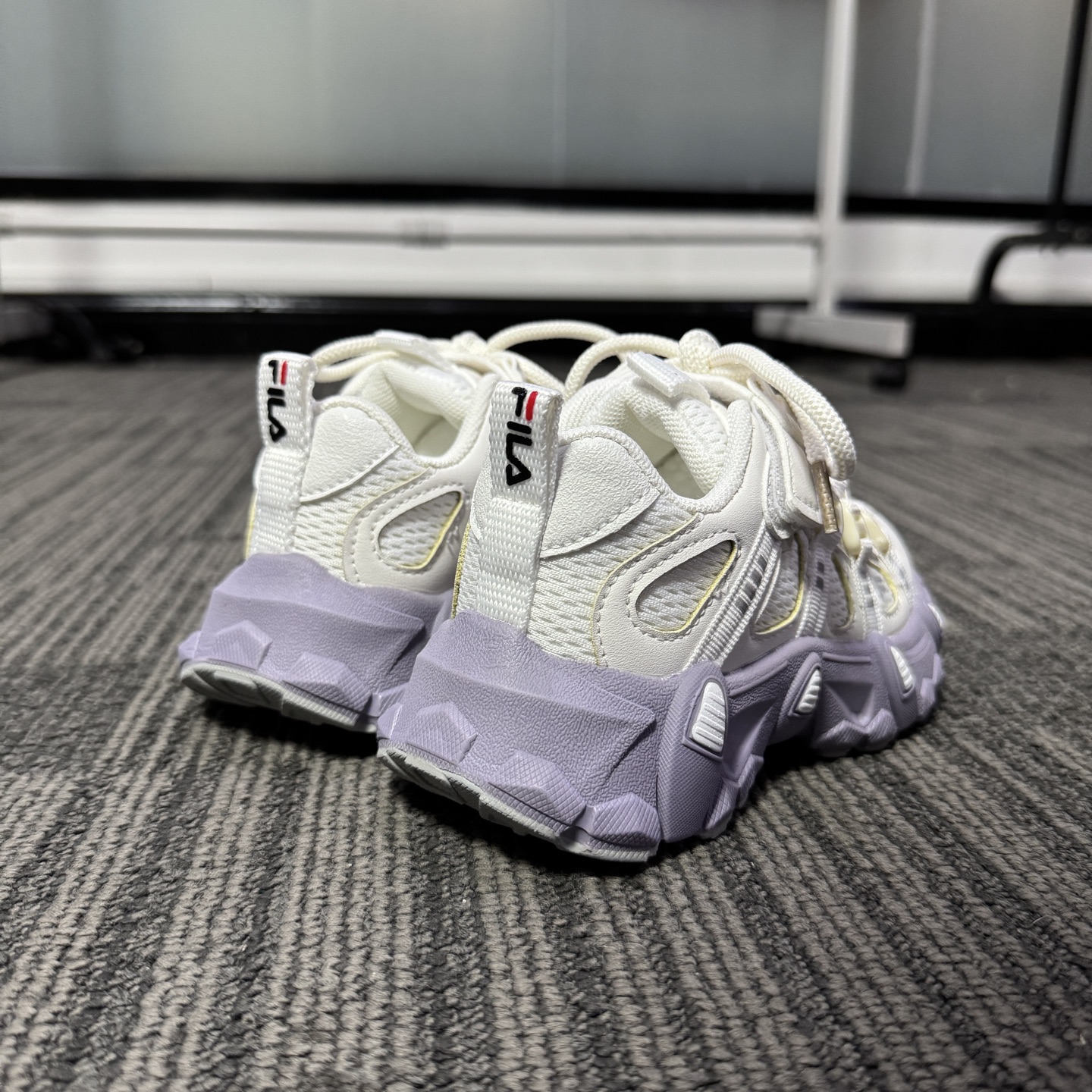 图片[3]-🔥FILE山脉鞋 户外机能登山鞋 👟27-37 📣📣放大招 上个大重磅！心心念念的双网面款也出货啦🔥🔥🔥特别的细腻亲肤，组合橡胶大底 上脚不会有扎脚的感觉和任何不适~～这精致的魔术贴温馨设计，便携好穿脱。真的是爱了呀！！穿脱特别方便快捷，适合咱们的小盆友，还能锻炼自主穿脱能力哟✌🏻️-选品中心