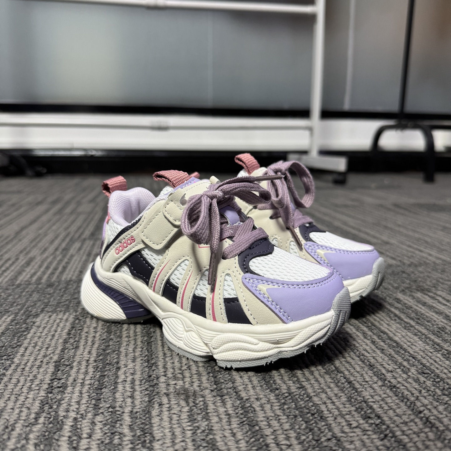 最新款Adidas老爹鞋（6色高品质家） 👟27-37 当经典三叶草碰上俏皮魔术贴一粘一扣都是宝贝自主搭配的小乐趣🤭不仅穿脱方便😍更是激发了宝贝们的无限创意与动手能力-选品中心