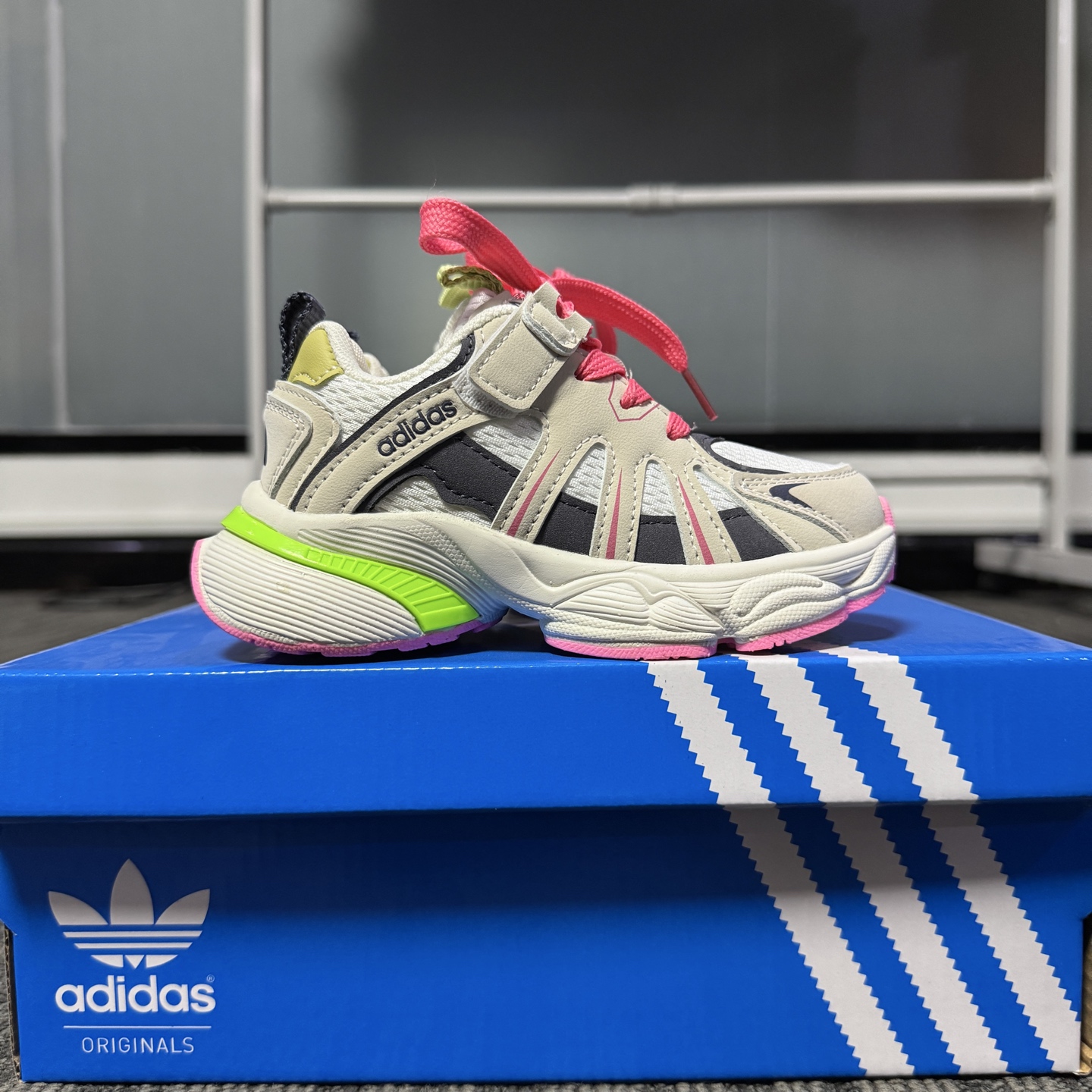 “Adidas Evolution: Classic Meets Beauty in Latest Collection” - 图片 9