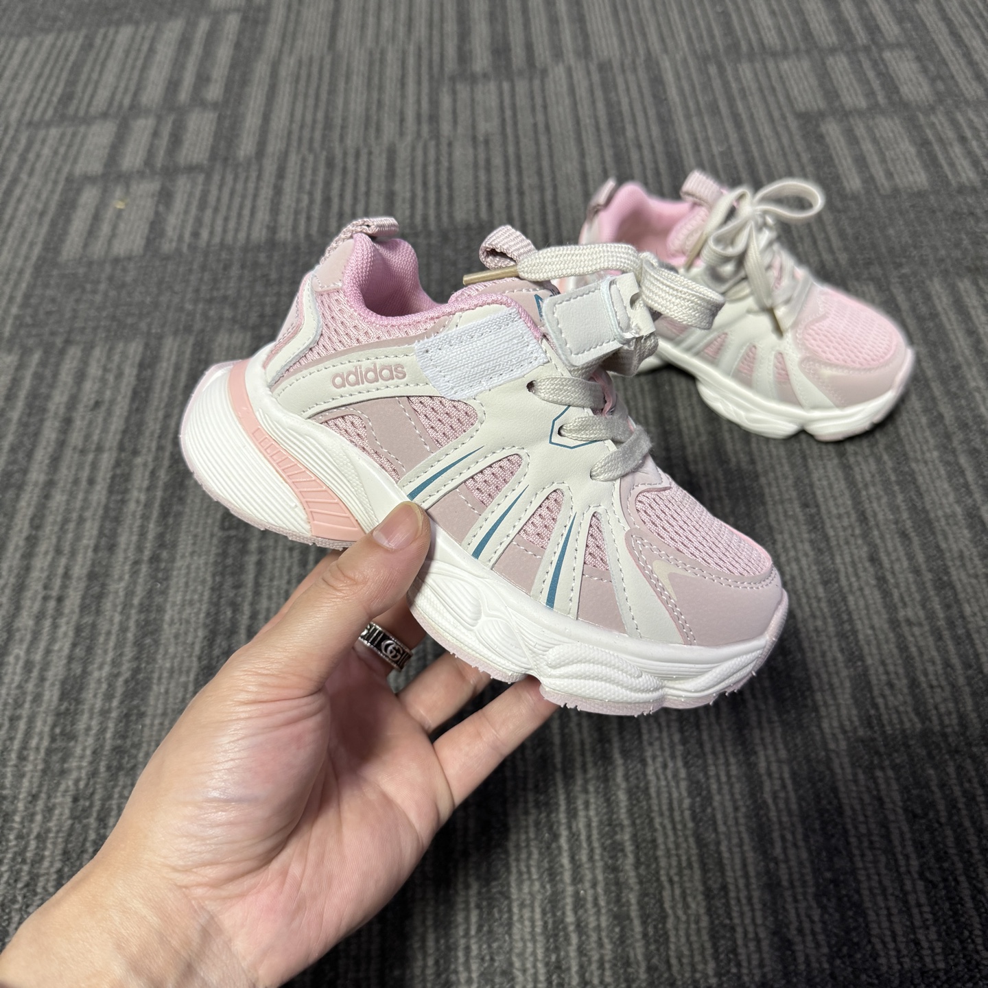 Adidas: Classic Style Meets Beauty Magic for Fun Baby Looks - 图片 4