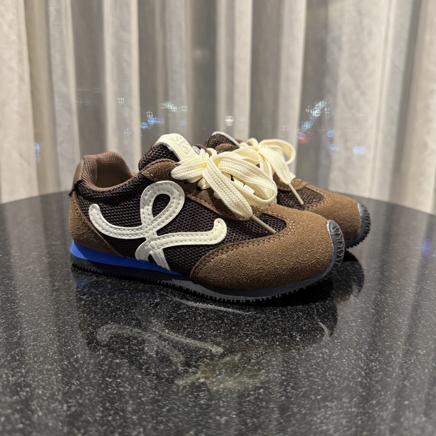 ‼️‼️‼️ LOEWE罗意威 尺码：27-37码 经典系列🆕 优质网面拼接，质感满满💯 低帮款式 透气又舒适☁️ 魔术贴设计，穿脱超方便✔️-选品中心