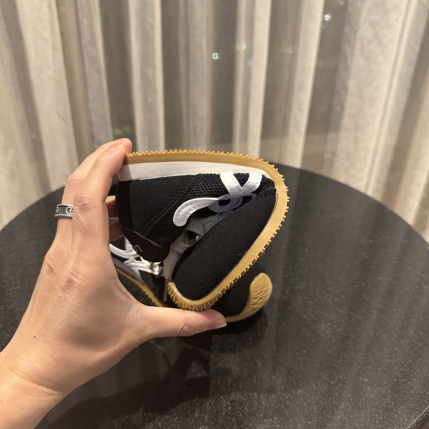 图片[7]-‼️‼️‼️ LOEWE罗意威 尺码：27-37码 经典系列🆕 优质网面拼接，质感满满💯 低帮款式 透气又舒适☁️ 魔术贴设计，穿脱超方便✔️-选品中心