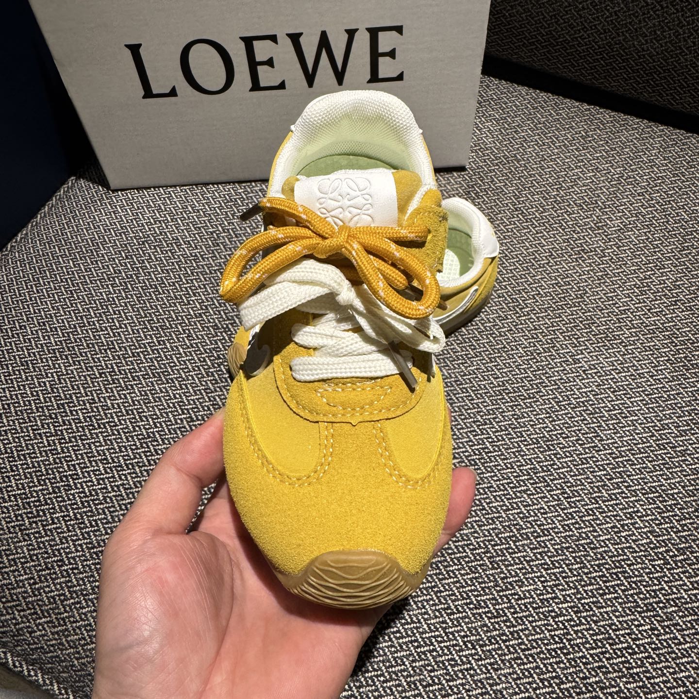 图片[5]-‼️‼️‼️ LOEWE罗意威 双色联名款（隐形魔术贴） 尺码：27-37码 经典系列🆕 优质尼龙拼接，质感满满💯 低帮款式 透气又舒适☁️ 魔术贴设计，穿脱超方便✔️-选品中心