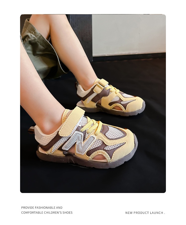 图片[9]-MIU MIU联名款魔术贴儿童沙滩凉鞋26-37码 🌟\”夏日必备！凉鞋的新魔法✨：踩沙不止乐趣，舒适度MAX !\” 🏖️想象一下，炎炎夏日，孩子们在金色沙滩上自由奔跑，每一步都留下快乐的脚印。-选品中心