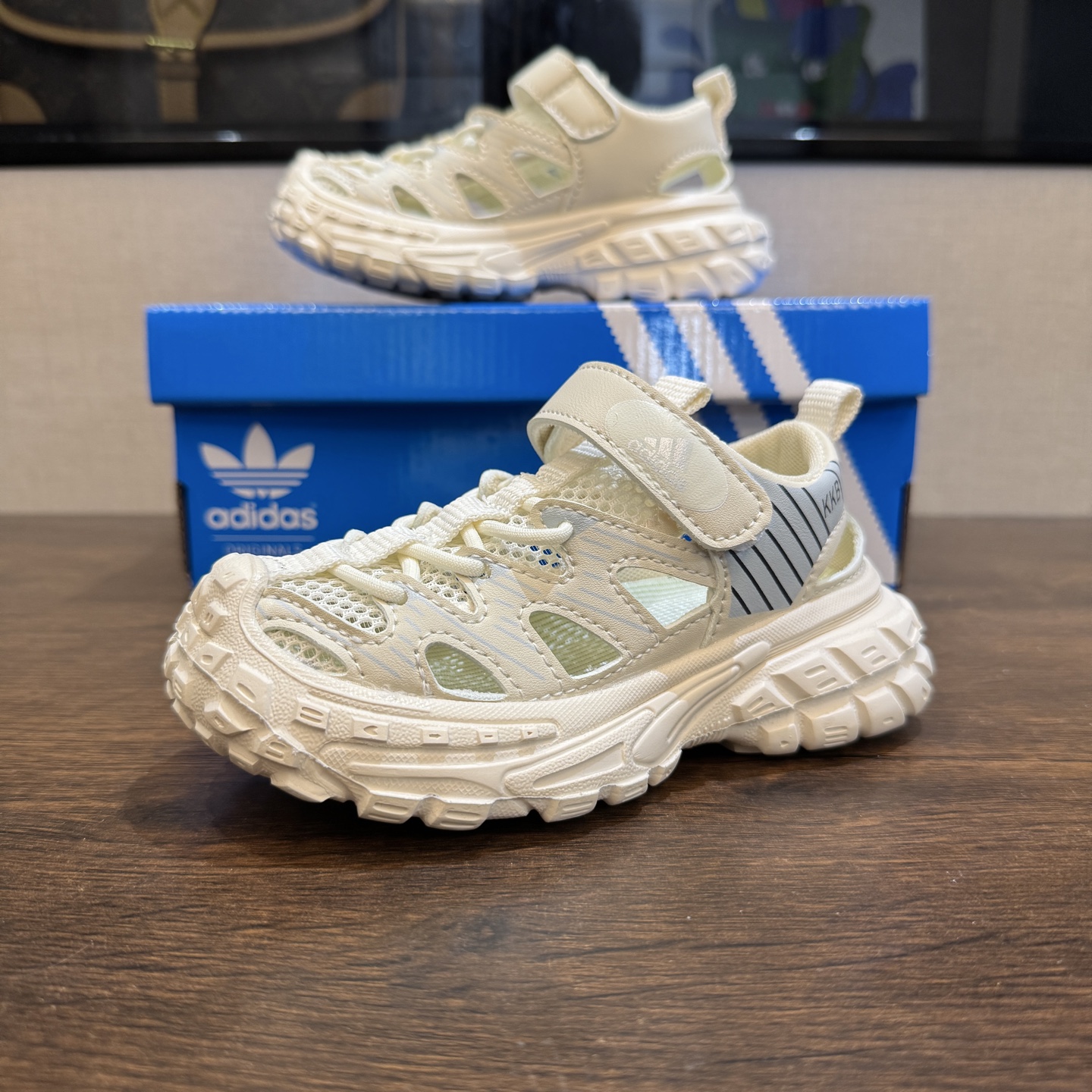 图片[8]-🏖️🏖️Adidas夏季新款轮胎底26-37 透气防滑镂空沙滩鞋 颜值高 穿脱便捷 值得推荐的一款👍-选品中心