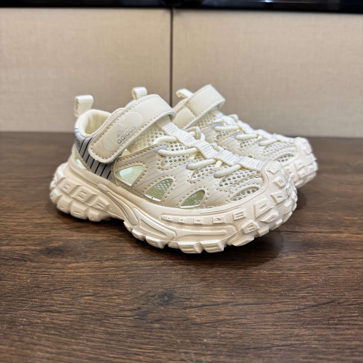 🏖️🏖️Adidas夏季新款轮胎底26-37 透气防滑镂空沙滩鞋 颜值高 穿脱便捷 值得推荐的一款👍-选品中心