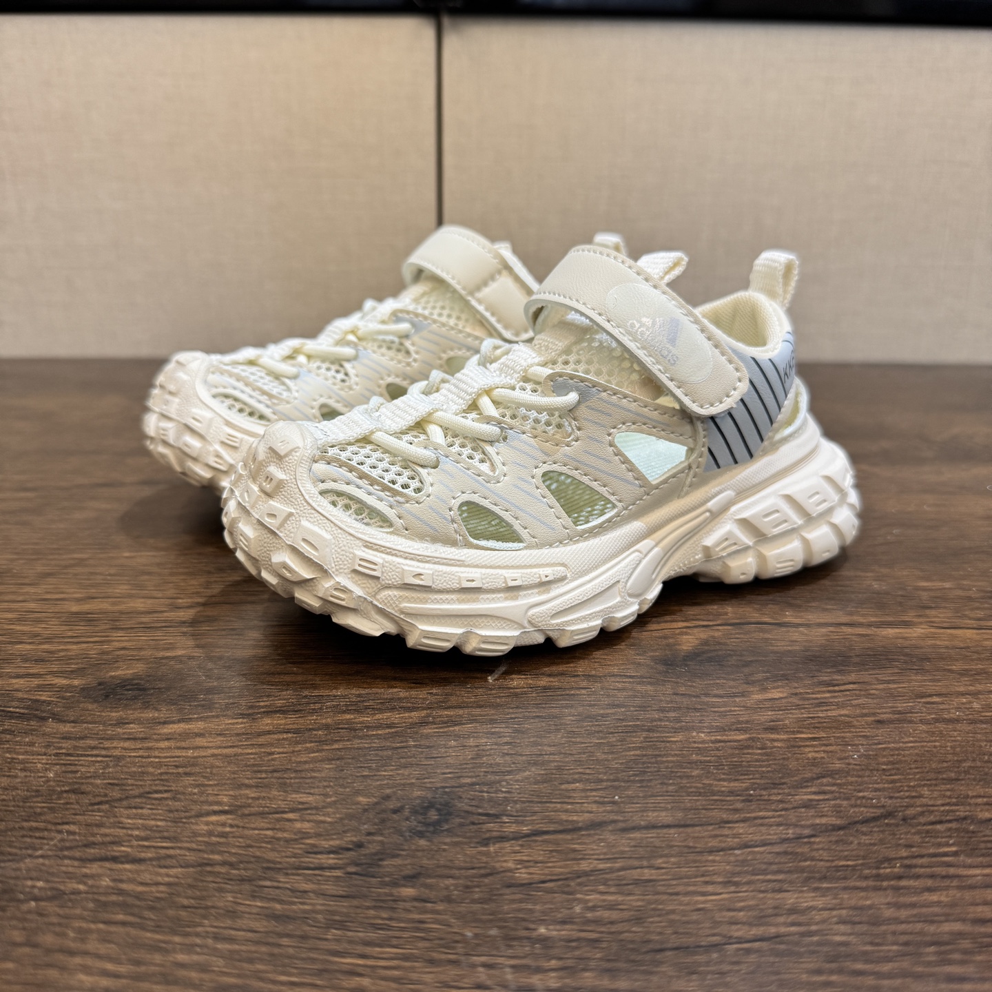 图片[2]-🏖️🏖️Adidas夏季新款轮胎底26-37 透气防滑镂空沙滩鞋 颜值高 穿脱便捷 值得推荐的一款👍-选品中心