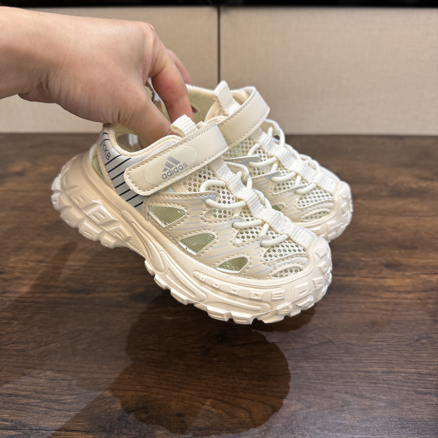 图片[7]-🏖️🏖️Adidas夏季新款轮胎底26-37 透气防滑镂空沙滩鞋 颜值高 穿脱便捷 值得推荐的一款👍-选品中心