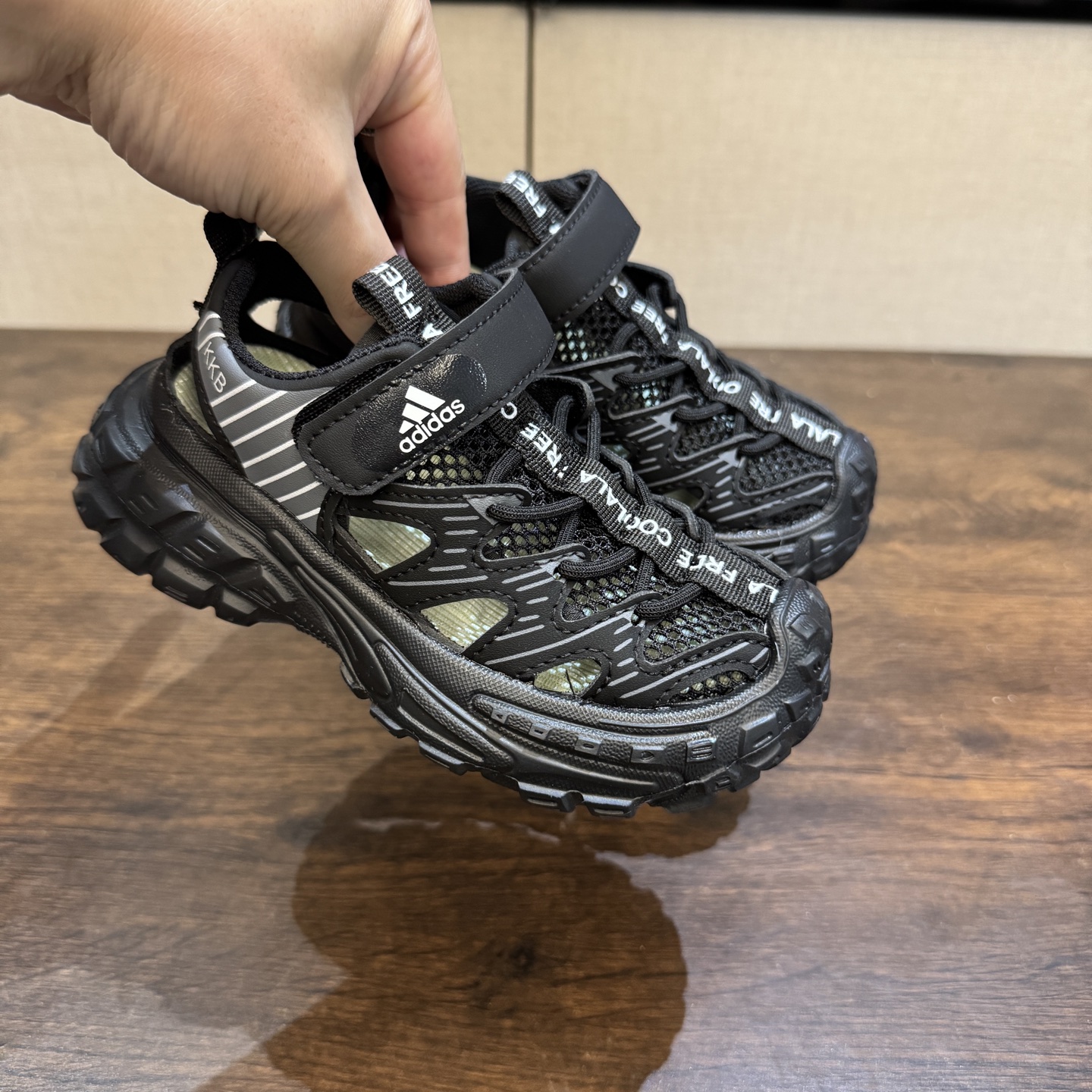 图片[7]-🏖️🏖️Adidas夏季新款轮胎底26-37 透气防滑镂空沙滩鞋 颜值高 穿脱便捷 值得推荐的一款👍-选品中心