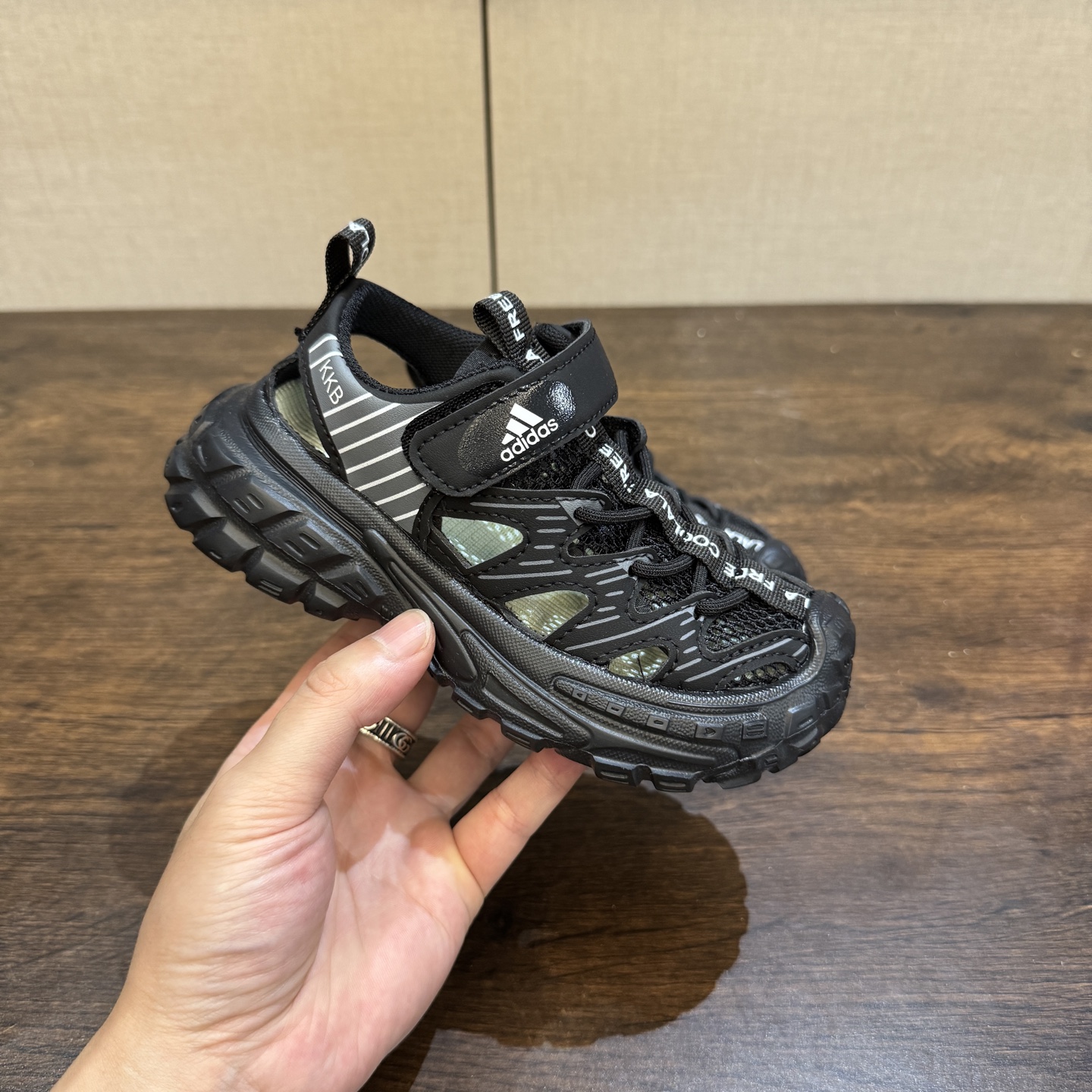 图片[4]-🏖️🏖️Adidas夏季新款轮胎底26-37 透气防滑镂空沙滩鞋 颜值高 穿脱便捷 值得推荐的一款👍-选品中心