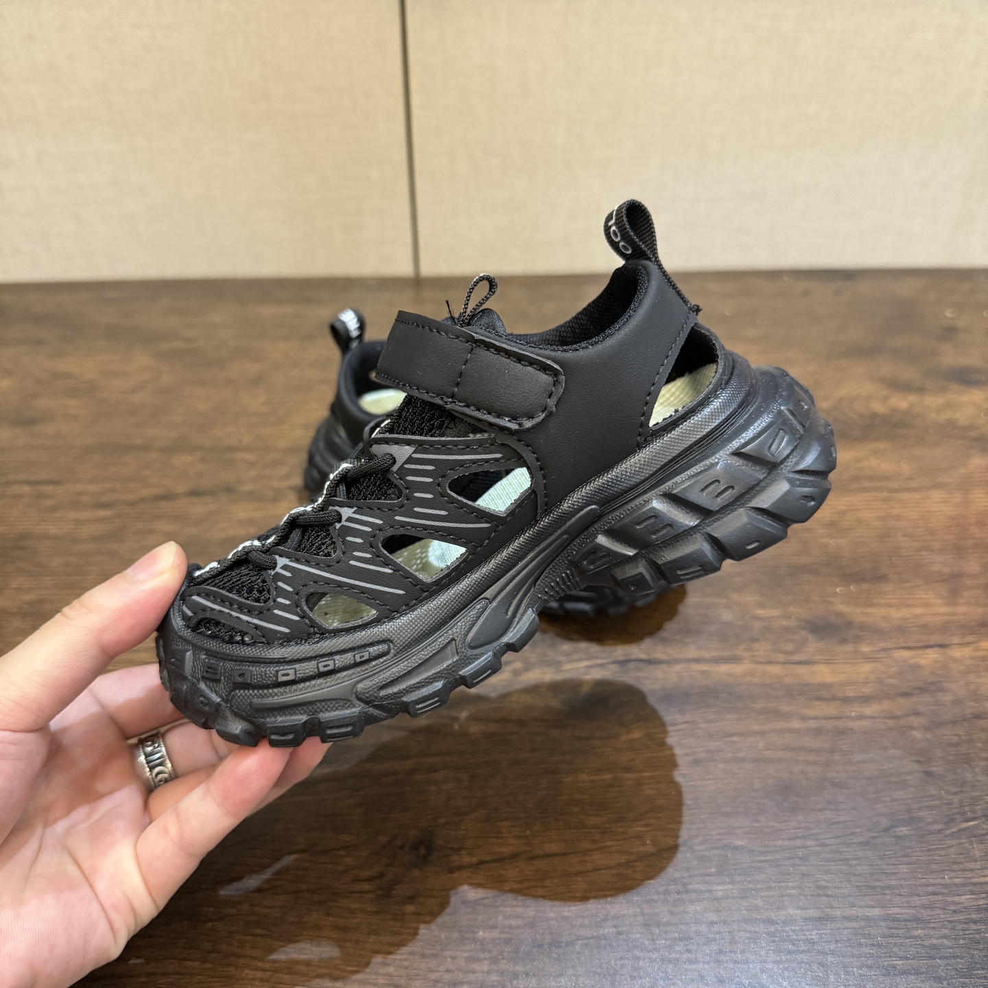 图片[5]-🏖️🏖️Adidas夏季新款轮胎底26-37 透气防滑镂空沙滩鞋 颜值高 穿脱便捷 值得推荐的一款👍-选品中心