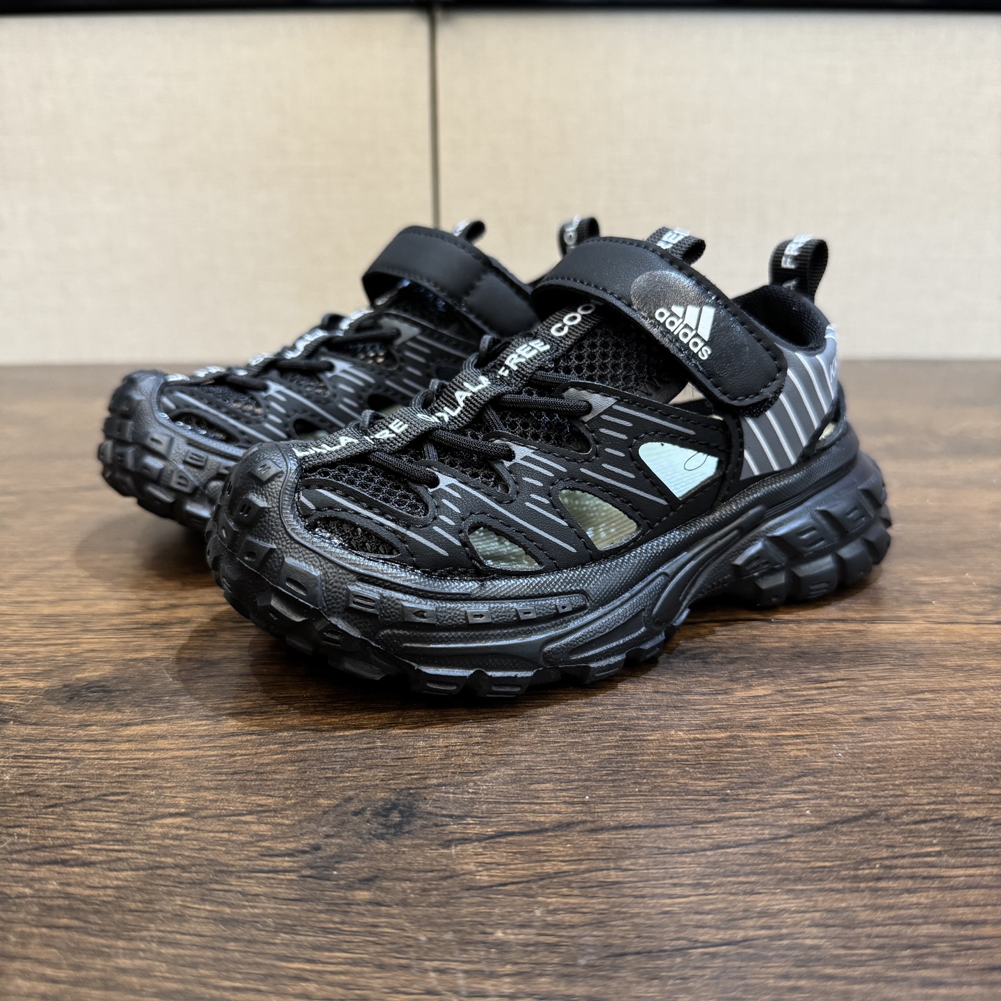 🏖️🏖️Adidas夏季新款轮胎底26-37 透气防滑镂空沙滩鞋 颜值高 穿脱便捷 值得推荐的一款👍-选品中心