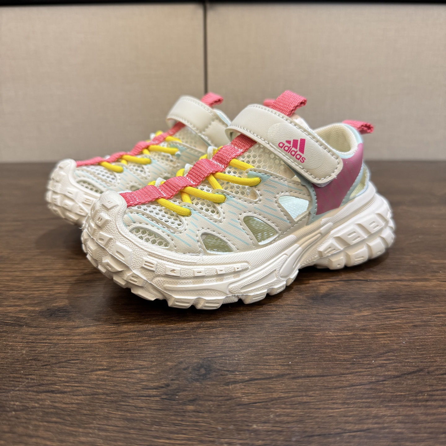 图片[2]-AD夏季新款轮胎底26-37 透气防滑镂空沙滩鞋 颜值高 穿脱便捷 值得推荐的一款👍-选品中心