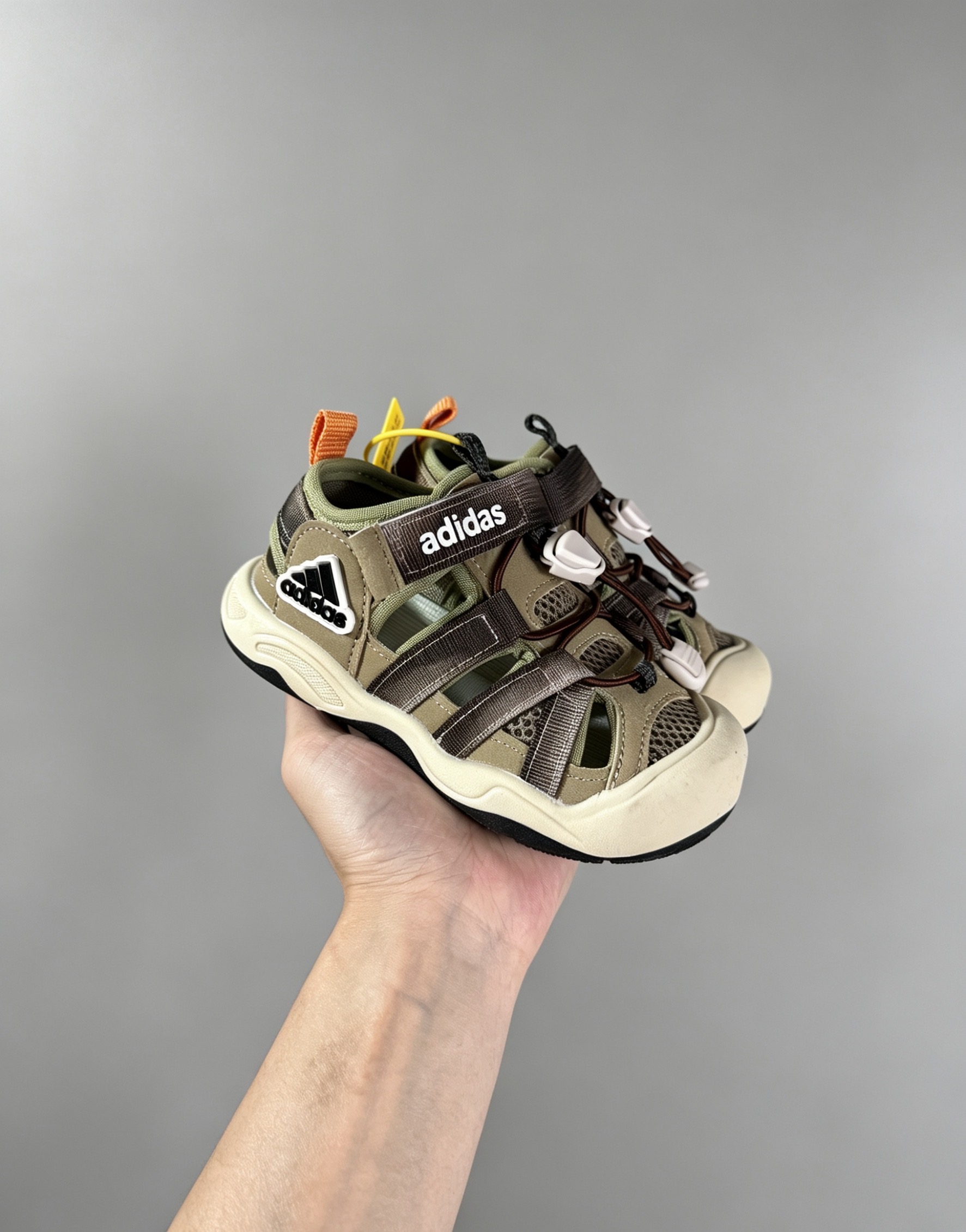 NO:811525,Adidas co-branded models 26-37 are a must-buy for moms!  Children's toe-cap sandals, breathable mesh non-slip, outdoor hiking sports sandals for boys and girls, Adidas sandals, adidas, sandals,19860909Adidas联名款 26-37 宝妈必入！儿童包头凉鞋 透气网面防滑 男女童户外溯溪登山运动凉鞋,阿迪凉鞋,adidas,sandals,,Children's