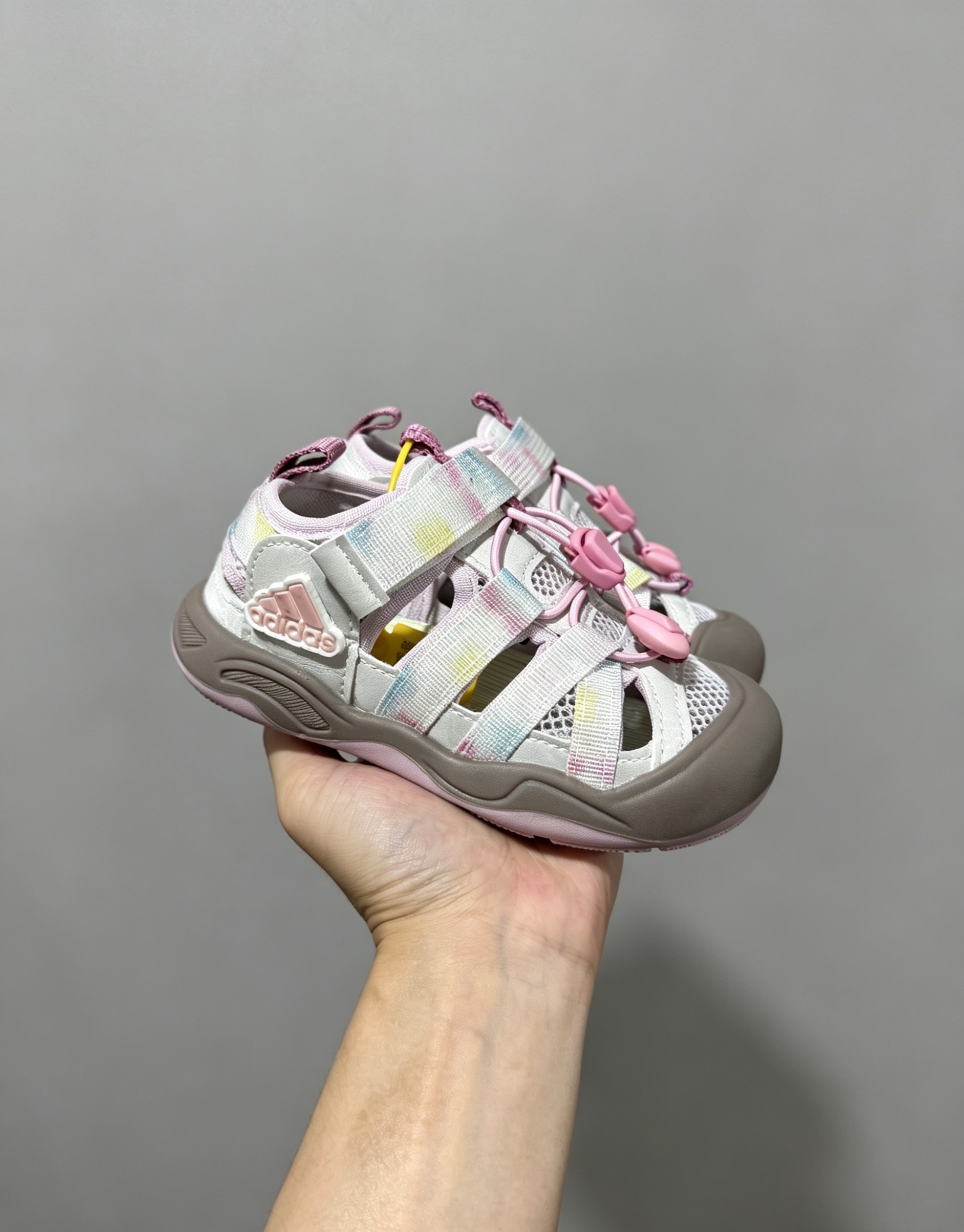 NO:893938,Adidas co-branded model 26-37 (latest version), a must-have for moms!  Children's toe-cap sandals, breathable mesh non-slip, outdoor hiking sports sandals for boys and girls, Adidas sandals, adidas, sandals,19860909Adidas联名款 26-37（最新版） 宝妈必入！儿童包头凉鞋 透气网面防滑 男女童户外溯溪登山运动凉鞋,阿迪凉鞋,adidas,sandals,,Children's